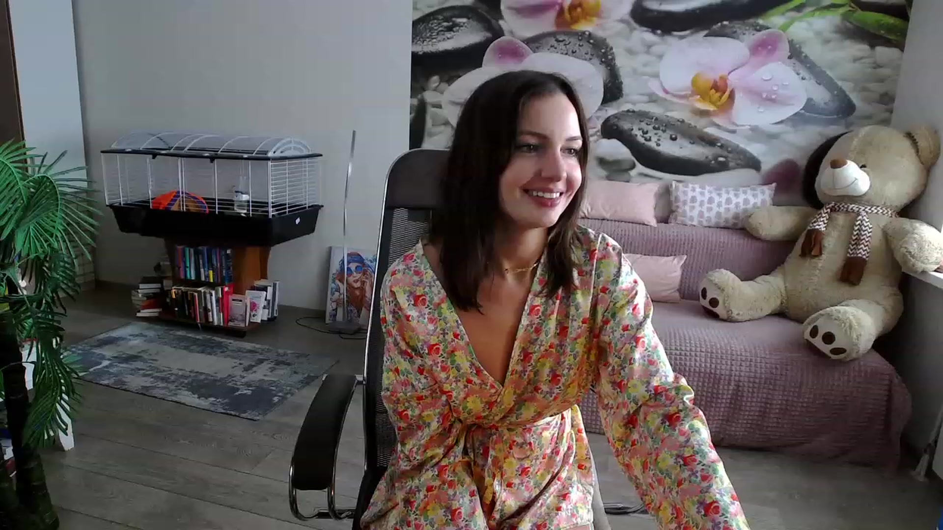 Gallery image thumbnail from HoneyIAmHome's myfreecams stream on, 02/03/2024, 06:47 image 7 of 20