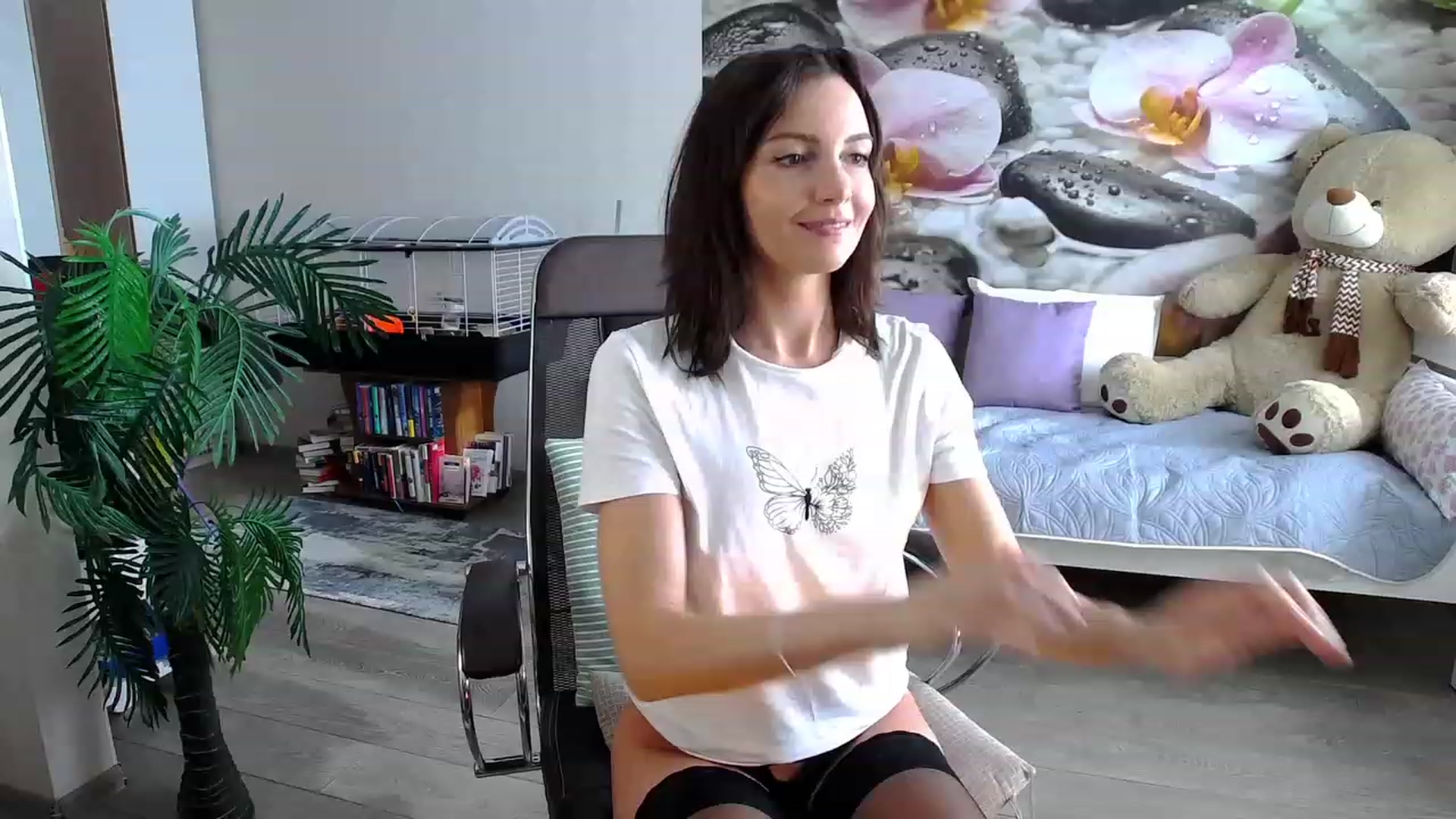 Gallery image thumbnail from HoneyIAmHome's myfreecams stream on, 02/10/2024, 06:18 image 6 of 20