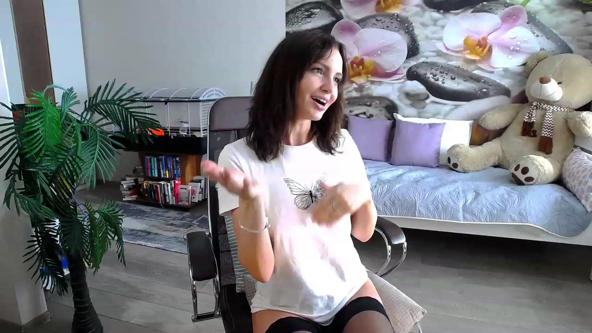 Gallery image thumbnail from HoneyIAmHome's myfreecams stream on, 02/10/2024, 06:18 image 8 of 20