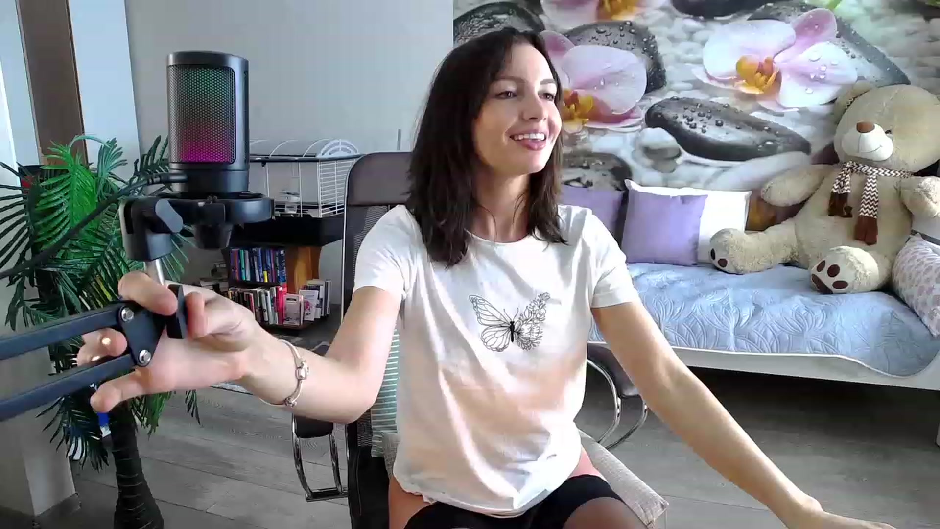 Gallery image thumbnail from HoneyIAmHome's myfreecams stream on, 02/10/2024, 06:18 image 7 of 20