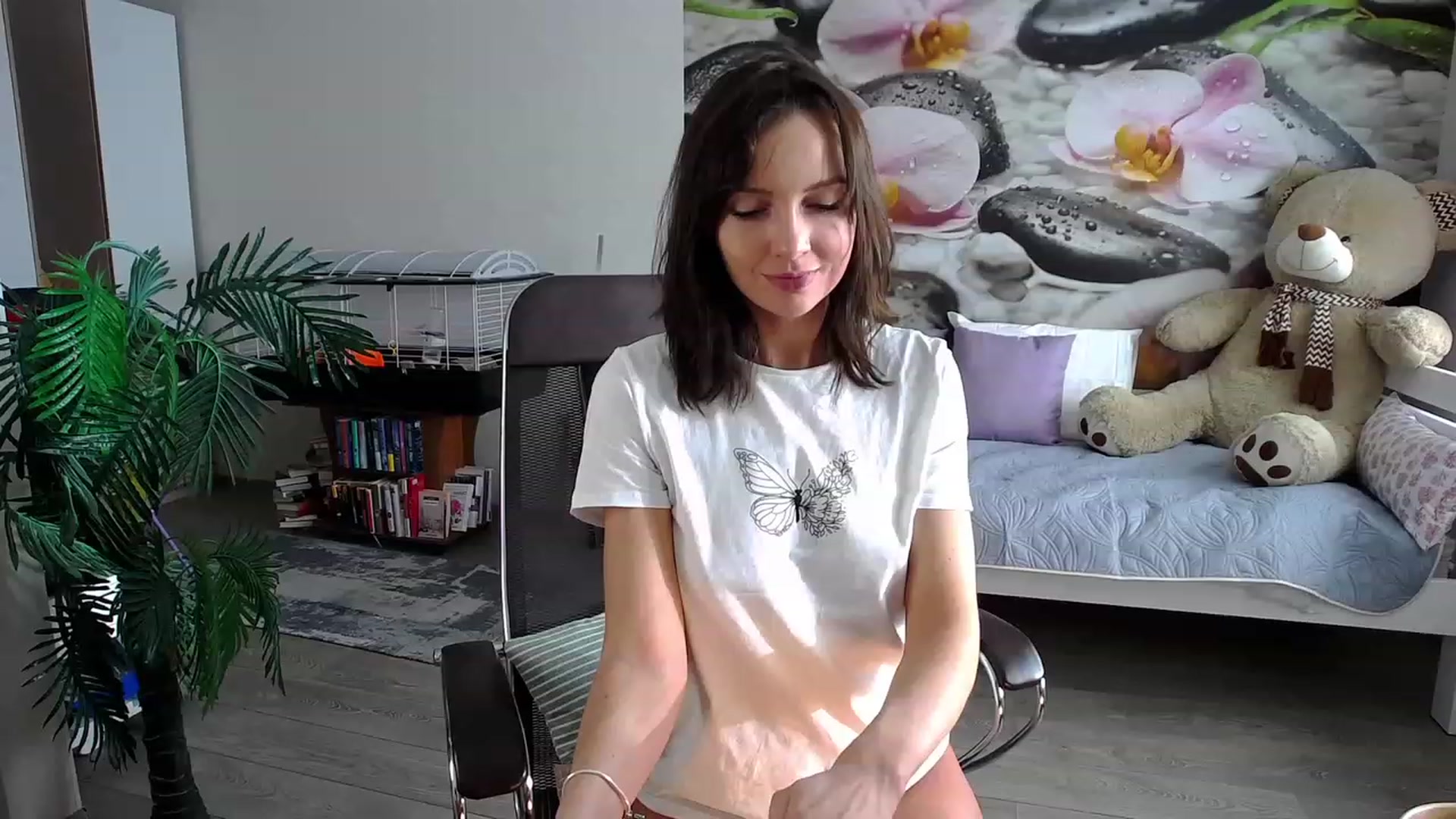 Gallery image thumbnail from HoneyIAmHome's myfreecams stream on, 02/10/2024, 08:44 image 4 of 20