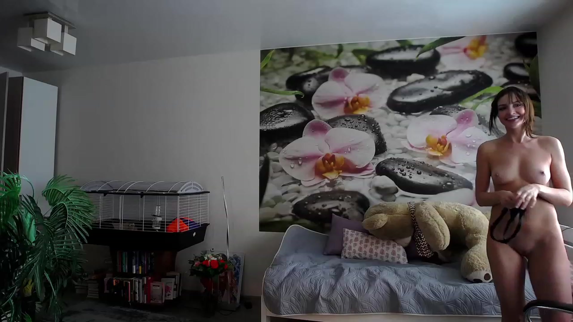 Gallery image thumbnail from HoneyIAmHome's myfreecams stream on, 02/15/2024, 07:30 image 9 of 20