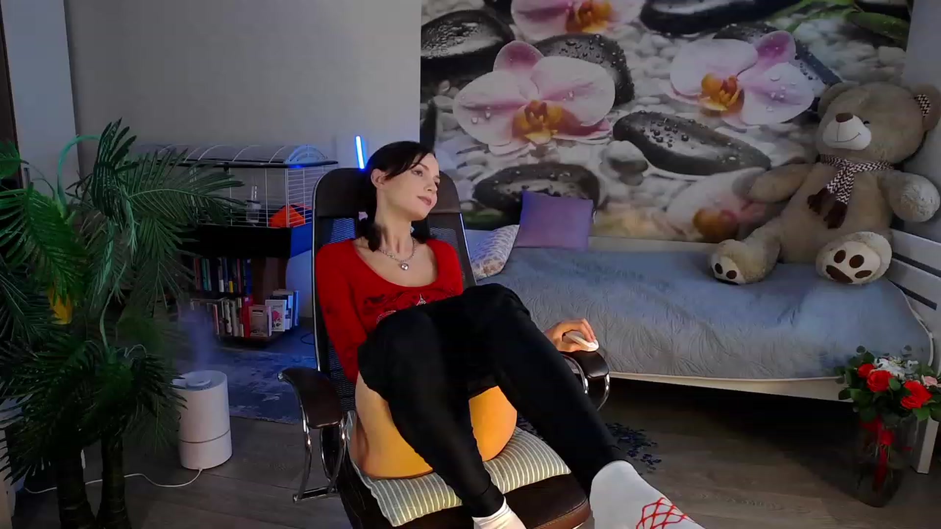 Gallery image thumbnail from HoneyIAmHome's myfreecams stream on, 02/18/2024, 06:08 image 1 of 20