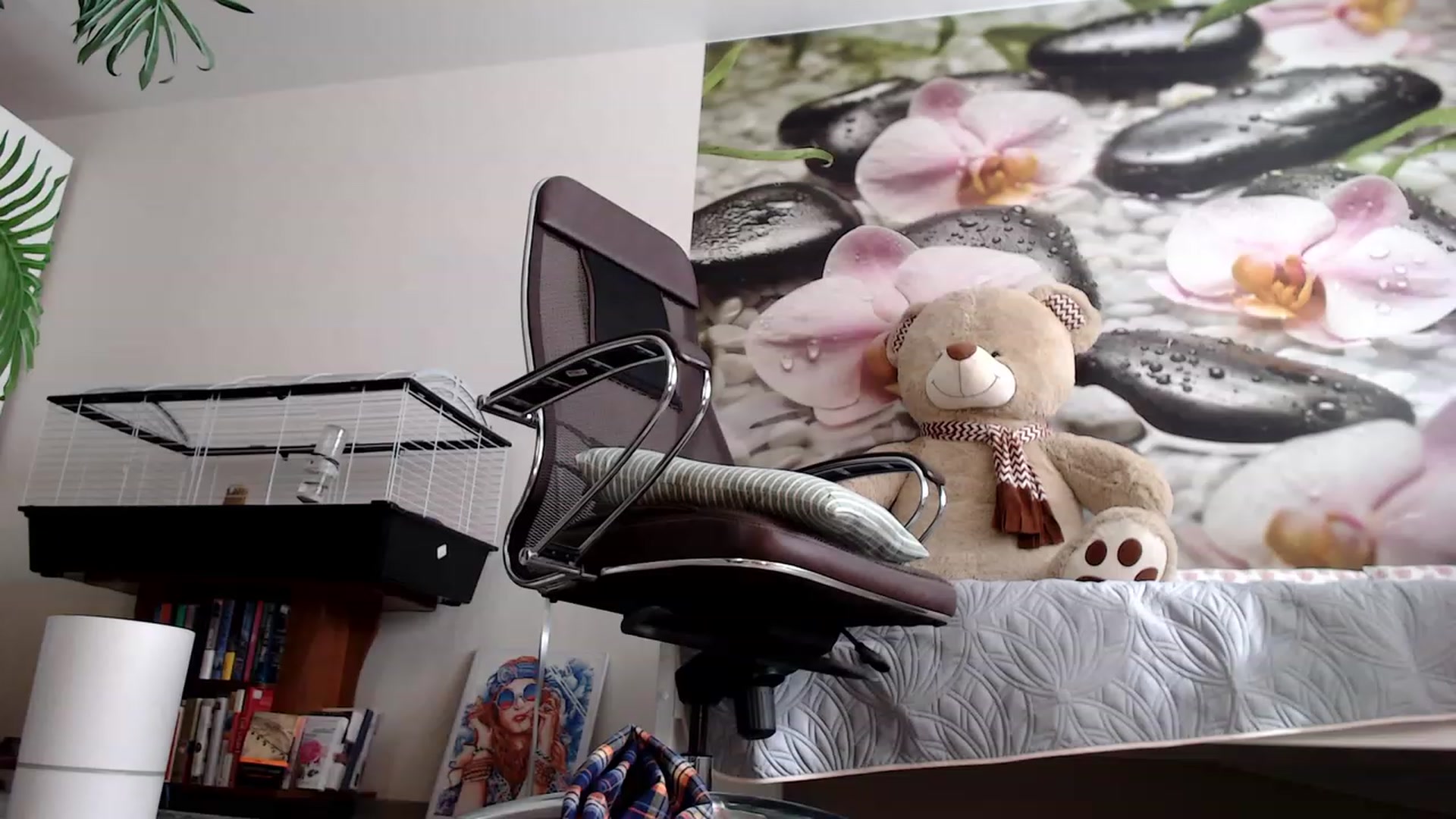 Gallery image thumbnail from HoneyIAmHome's myfreecams stream on, 02/22/2024, 05:52 image 5 of 20
