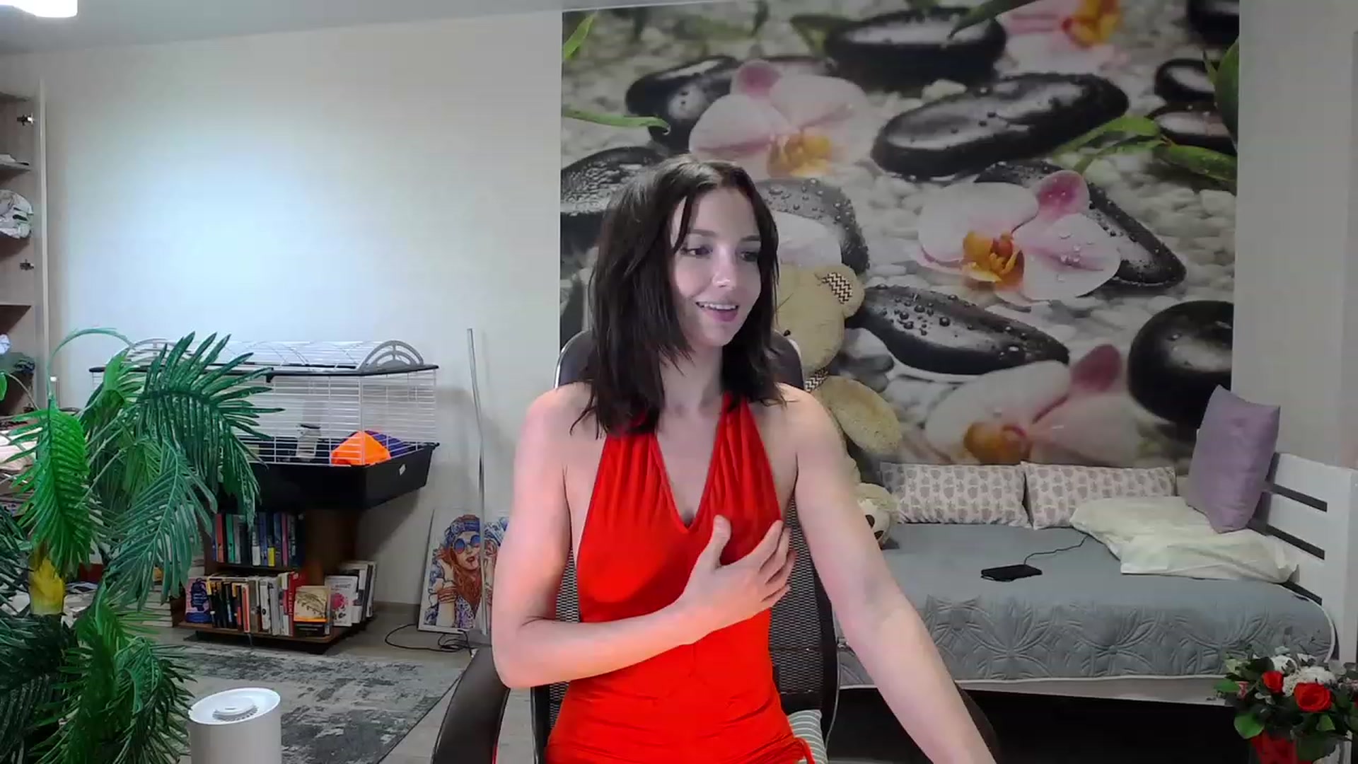 Gallery image thumbnail from HoneyIAmHome's myfreecams stream on, 02/22/2024, 10:06 image 16 of 20