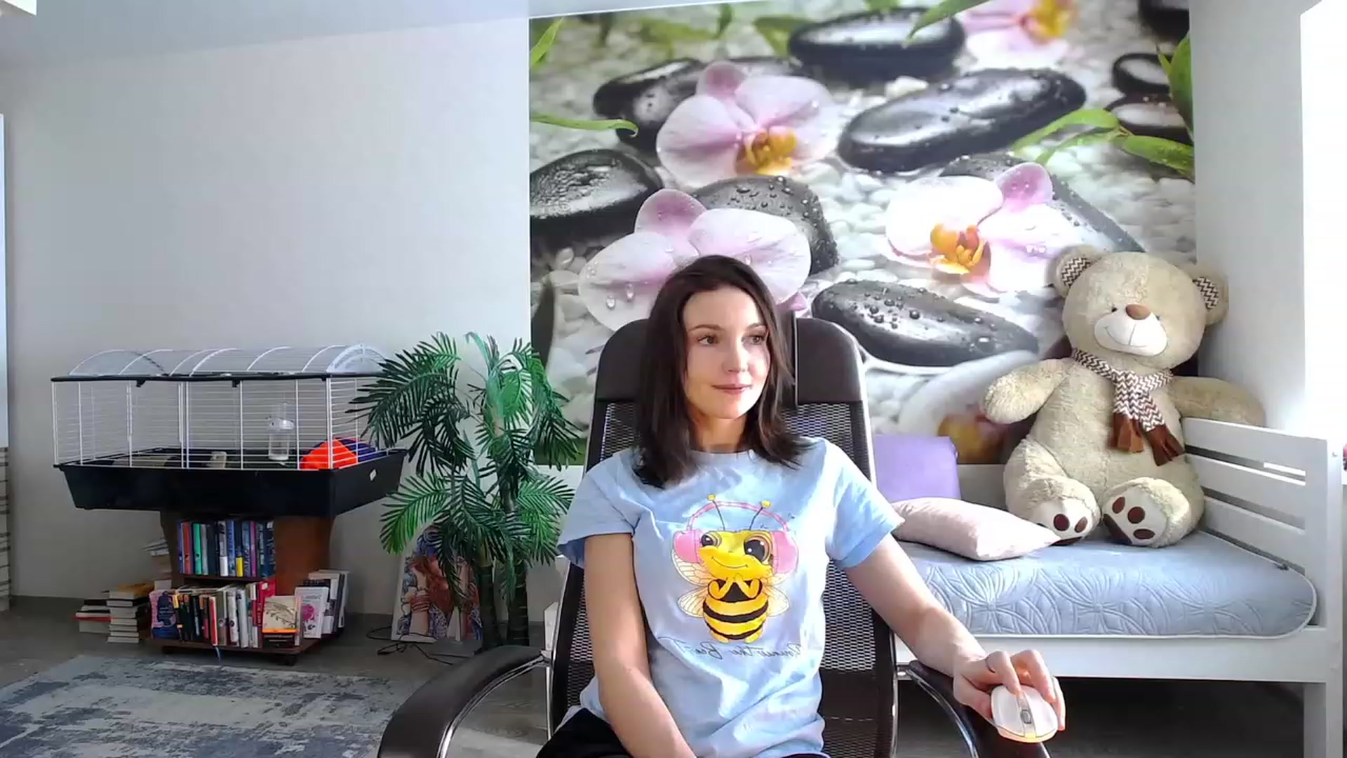 Gallery image thumbnail from HoneyIAmHome's myfreecams stream on, 02/26/2024, 06:55 image 1 of 20