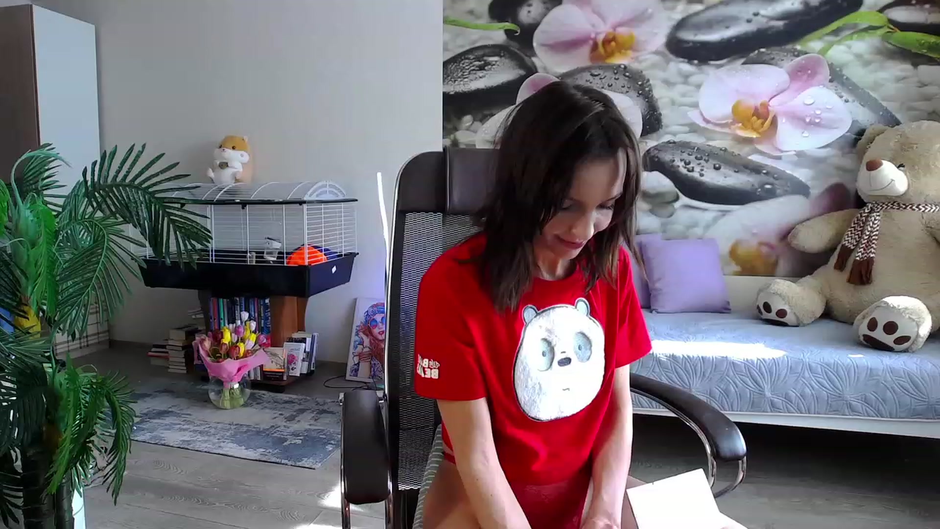 Gallery image thumbnail from HoneyIAmHome's myfreecams stream on, 03/10/2024, 06:31 image 19 of 20