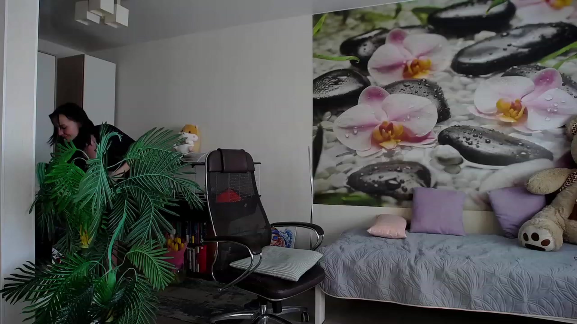 Gallery image thumbnail from HoneyIAmHome's myfreecams stream on, 03/11/2024, 08:04 image 9 of 20