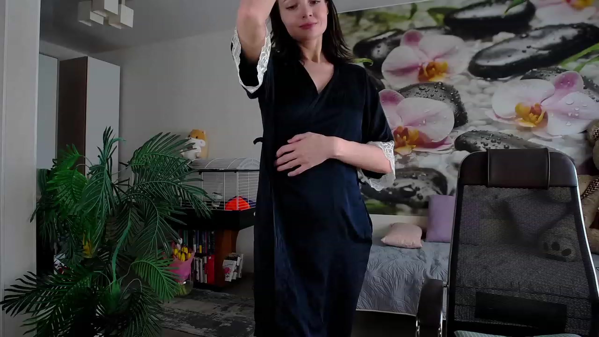 Gallery image thumbnail from HoneyIAmHome's myfreecams stream on, 03/11/2024, 08:04 image 10 of 20