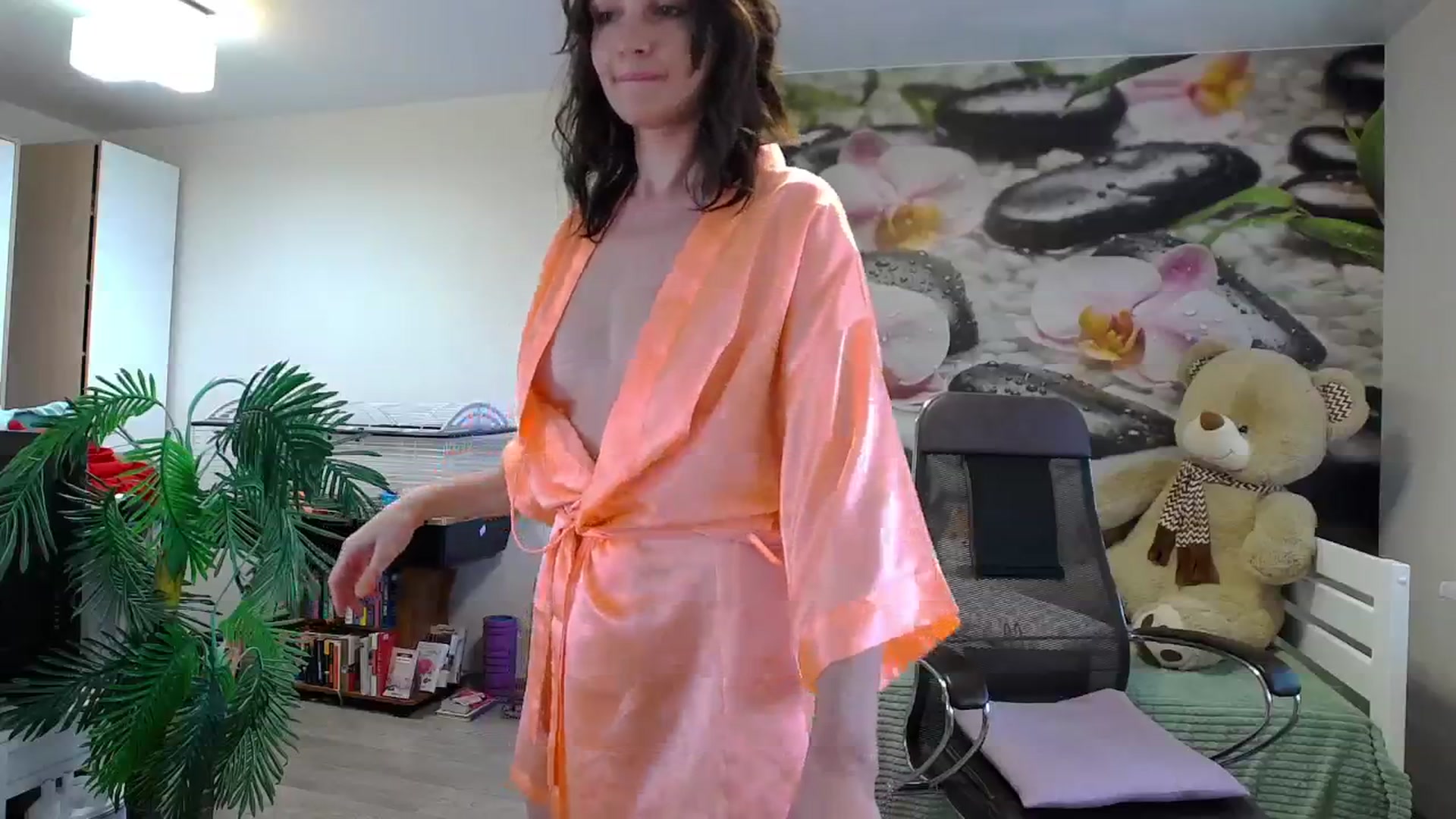 Gallery image thumbnail from HoneyIAmHome's myfreecams stream on, 05/05/2024, 09:05 image 19 of 20