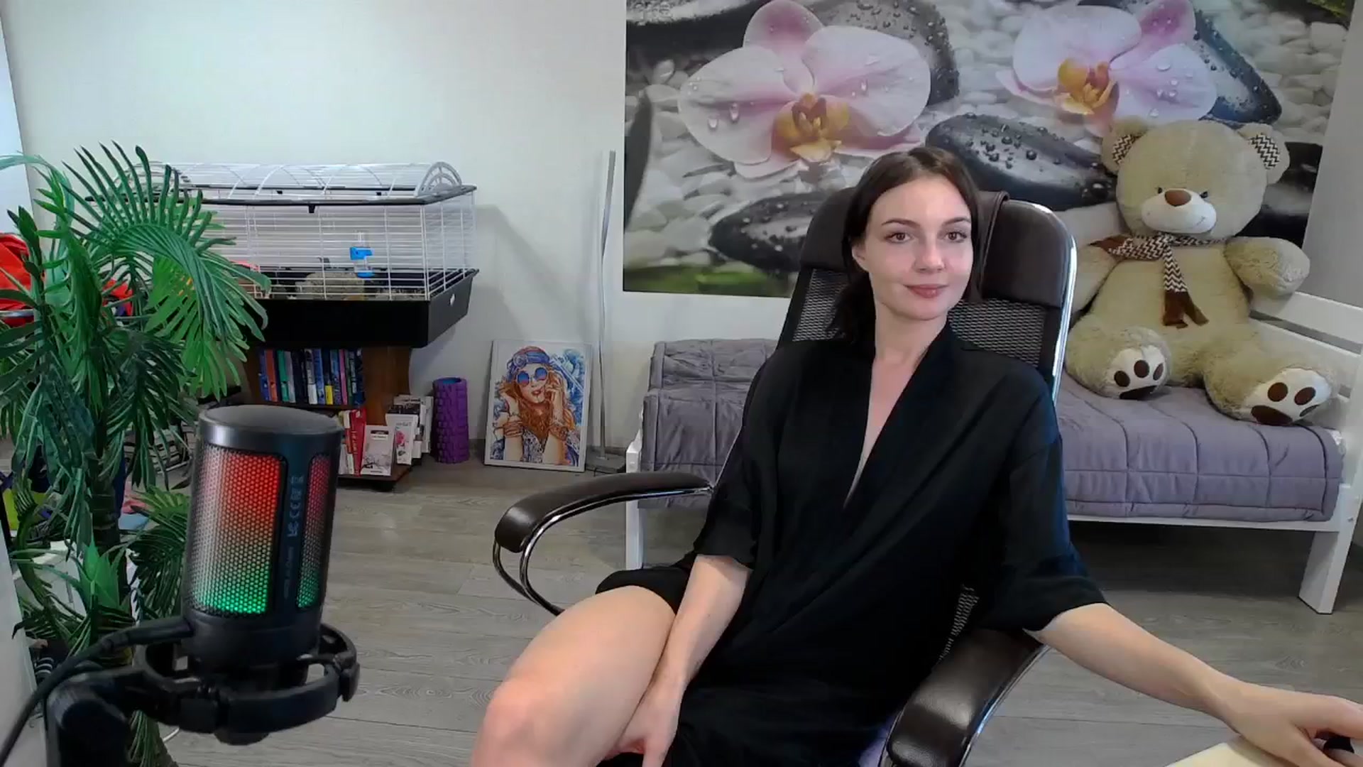 Gallery image thumbnail from HoneyIAmHome's myfreecams stream on, 05/29/2024, 09:12 image 12 of 20
