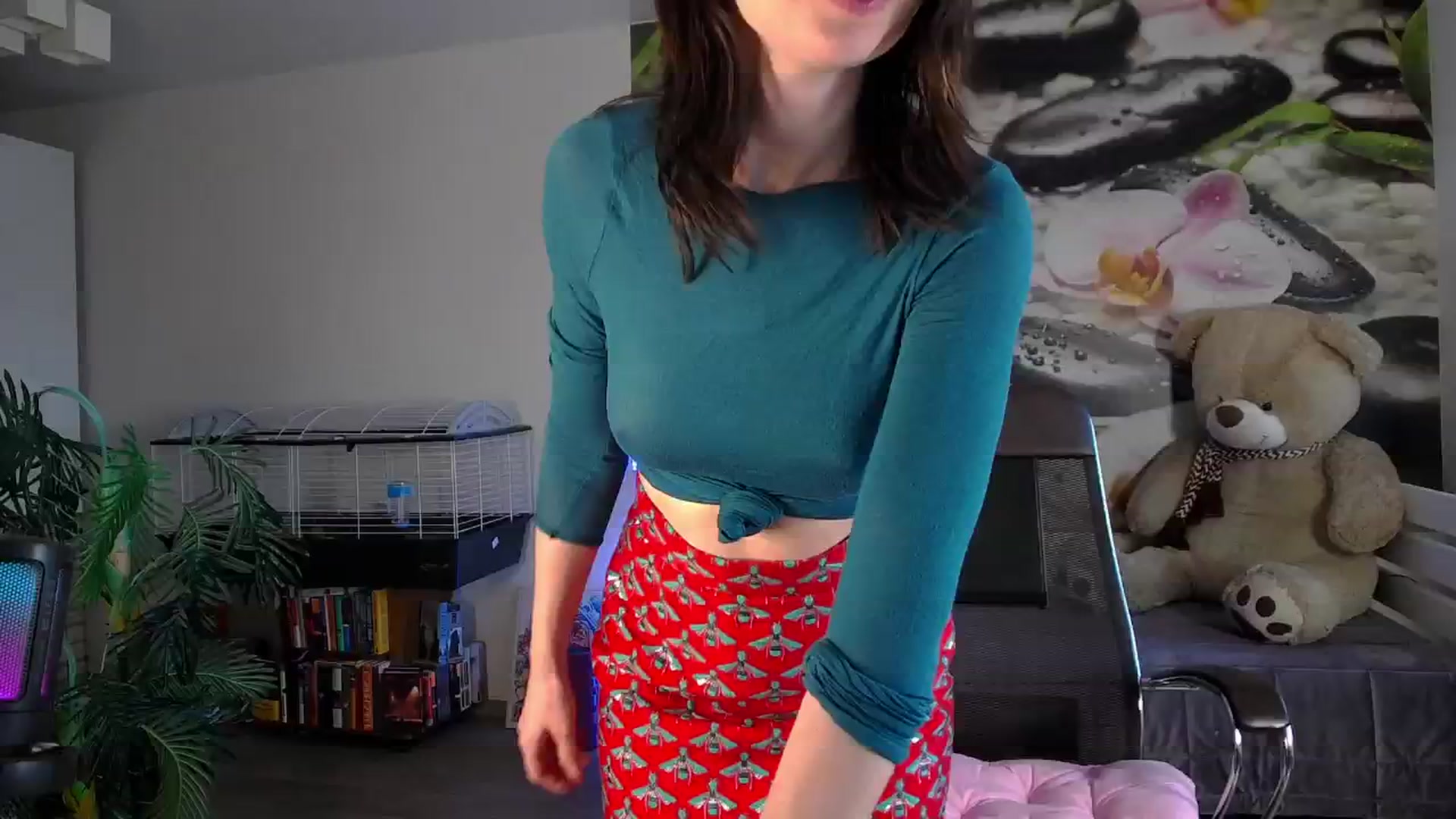 Gallery image thumbnail from HoneyIAmHome's myfreecams stream on, 07/13/2024, 11:10 image 7 of 20
