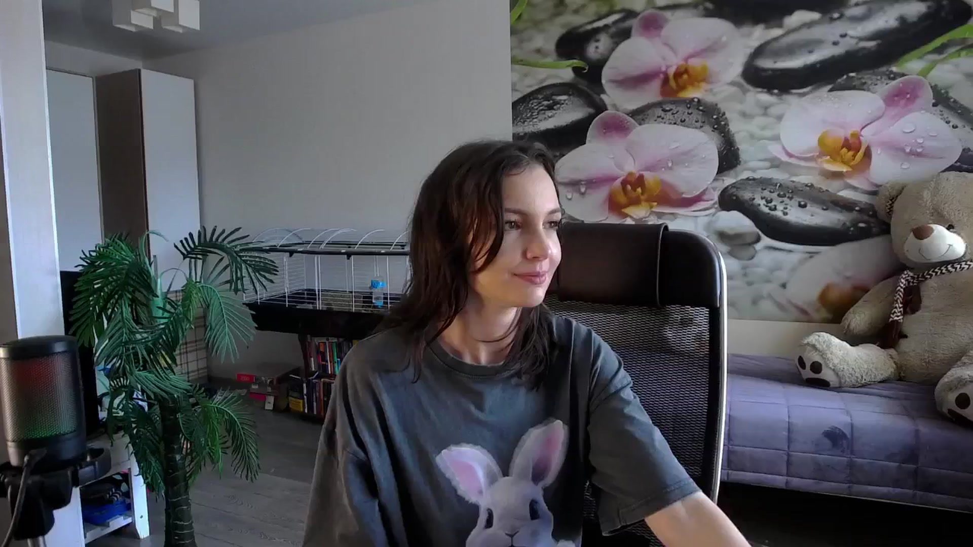 Gallery image thumbnail from HoneyIAmHome's myfreecams stream on, 07/22/2024, 05:52 image 5 of 20