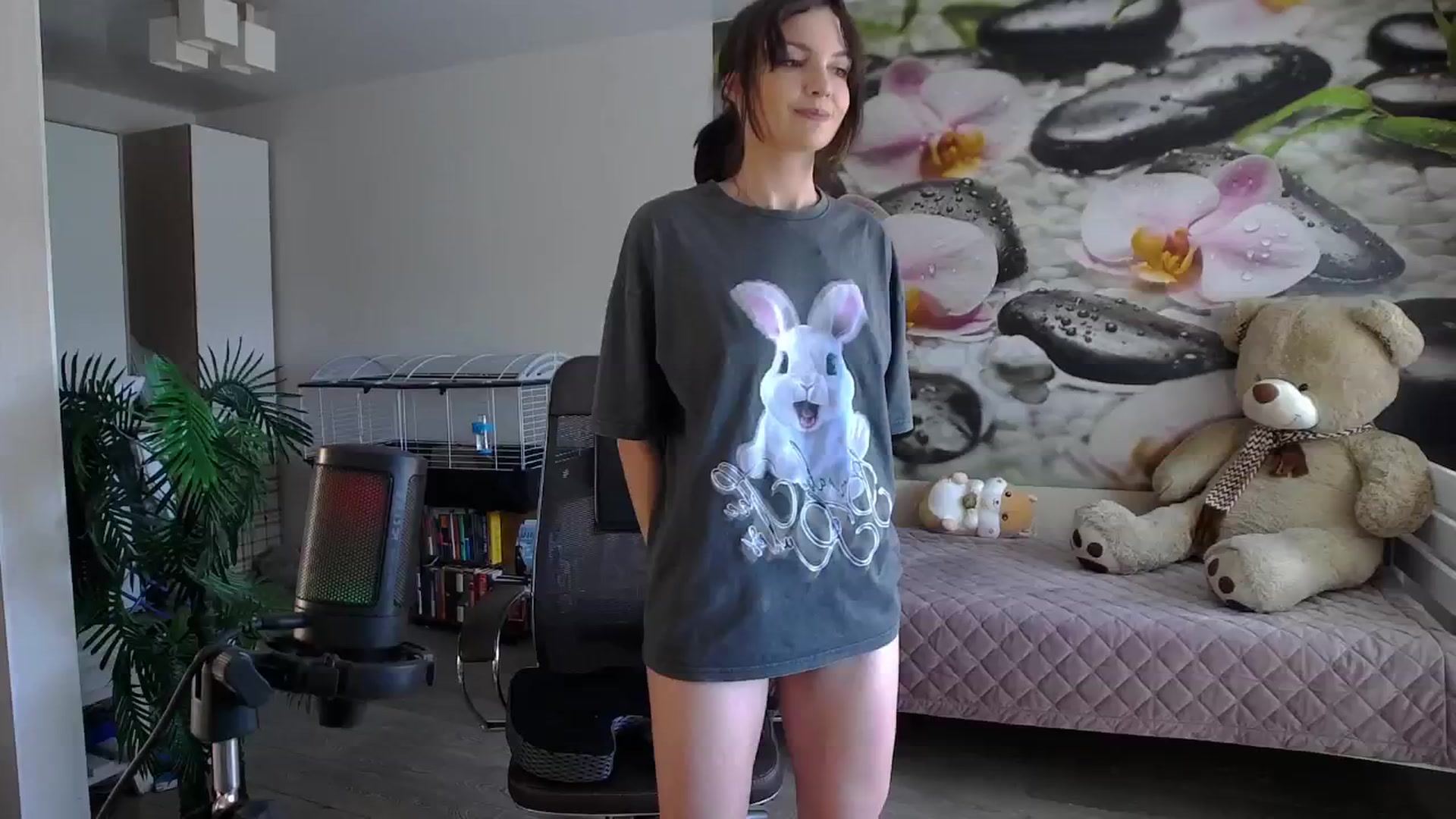 Gallery image thumbnail from HoneyIAmHome's myfreecams stream on, 08/14/2024, 08:02 image 10 of 20