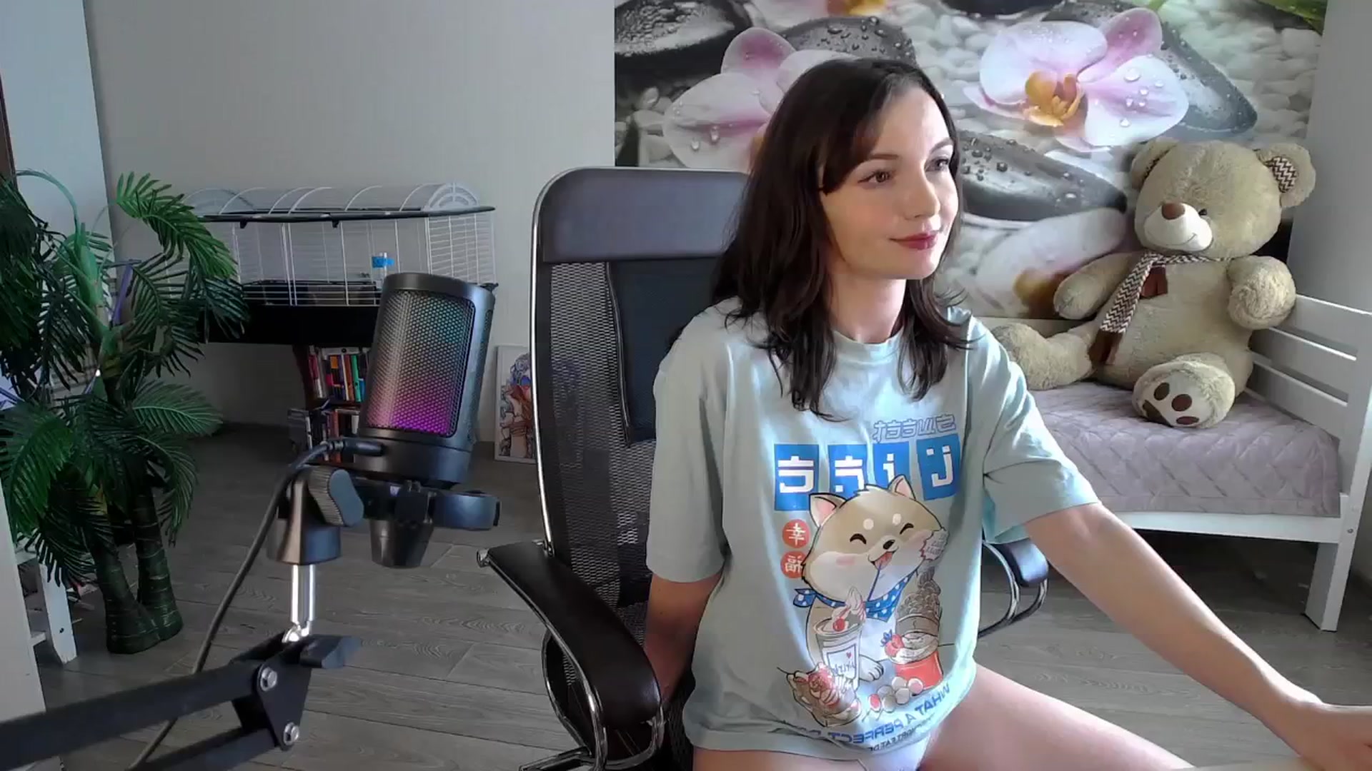 Gallery image thumbnail from HoneyIAmHome's myfreecams stream on, 08/21/2024, 09:12 image 13 of 20