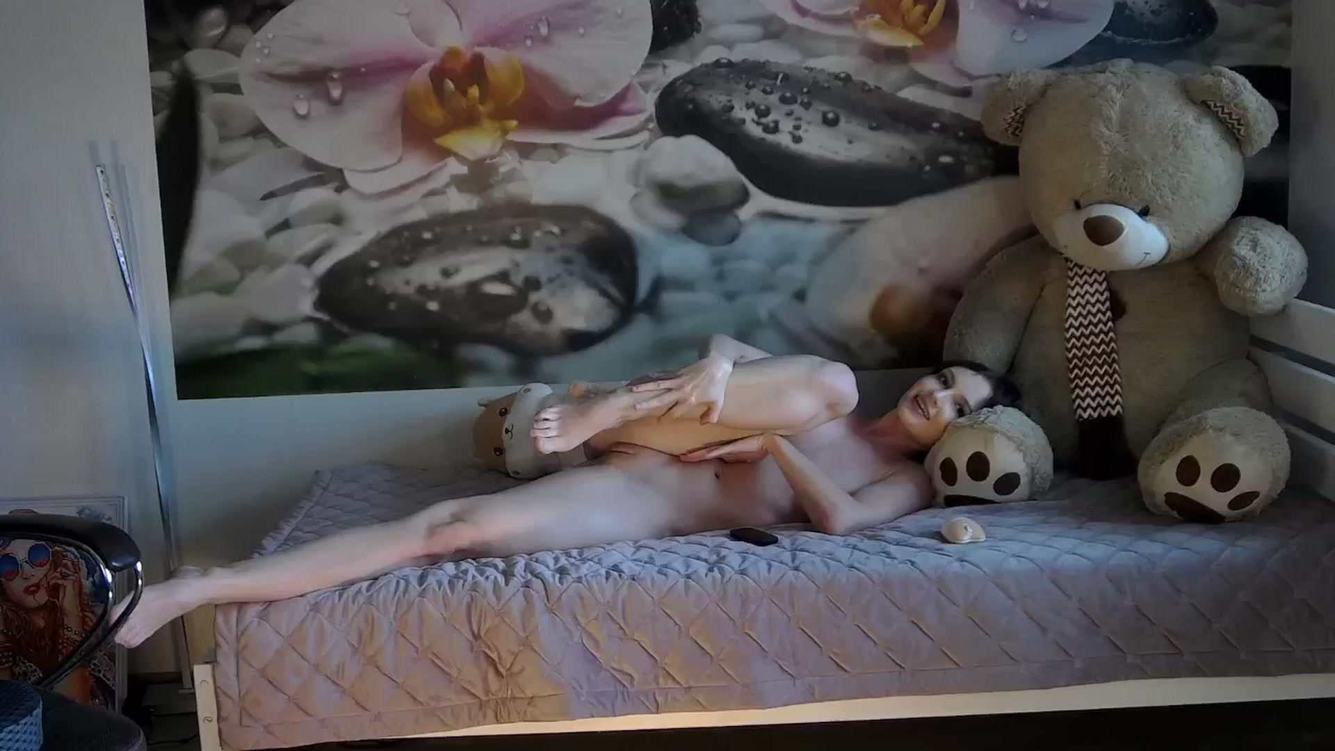 Gallery image thumbnail from HoneyIAmHome's myfreecams stream on, 08/31/2024, 06:28 image 2 of 20