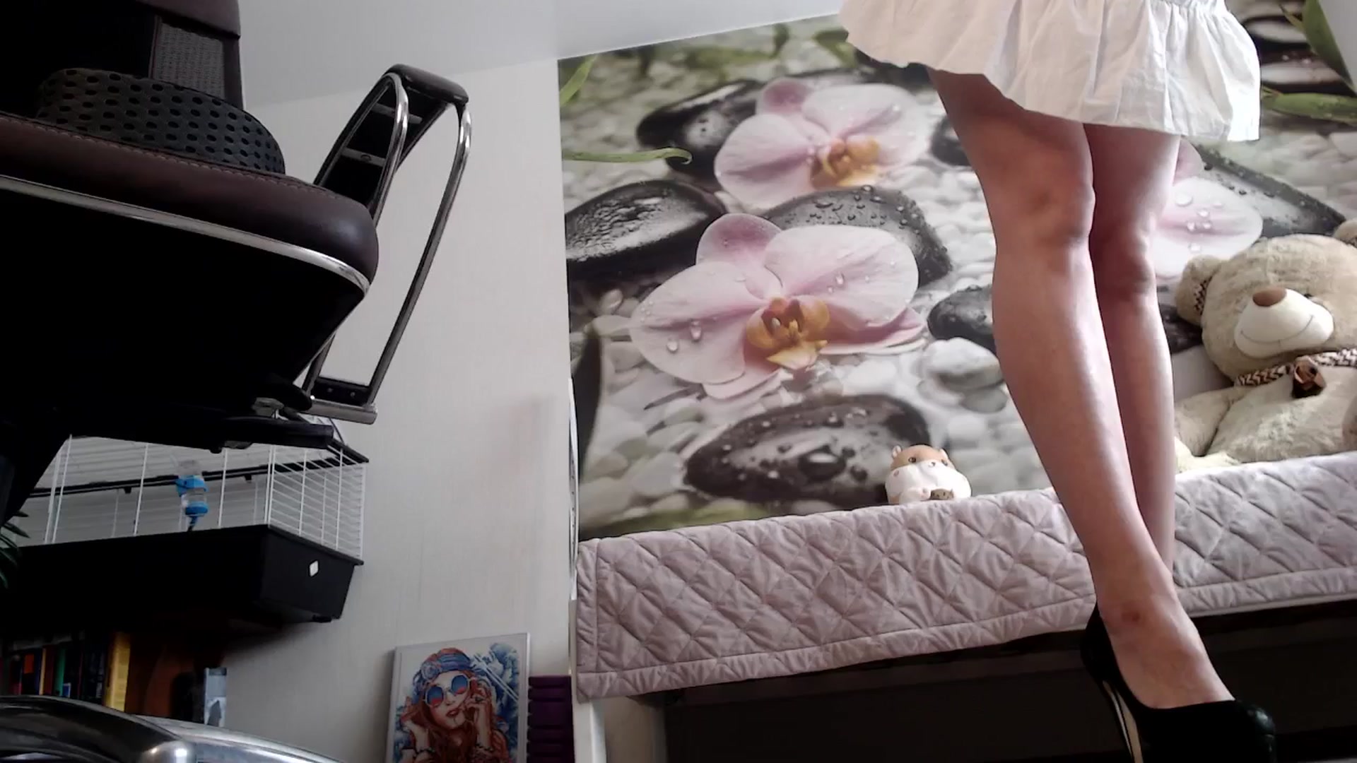 Gallery image thumbnail from HoneyIAmHome's myfreecams stream on, 10/17/2024, 05:14 image 2 of 20