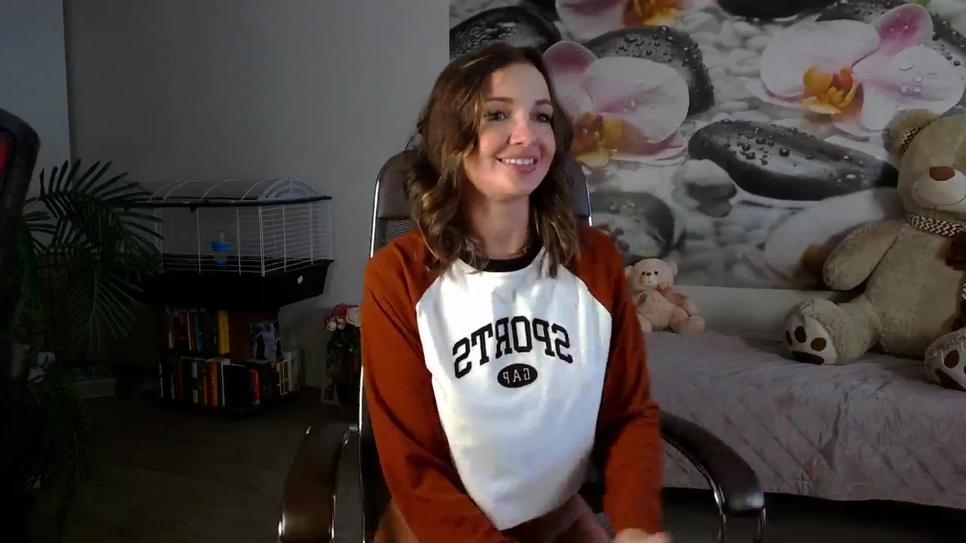 Gallery image thumbnail from HoneyIAmHome's myfreecams stream on, 12/08/2024, 10:01 image 2 of 20