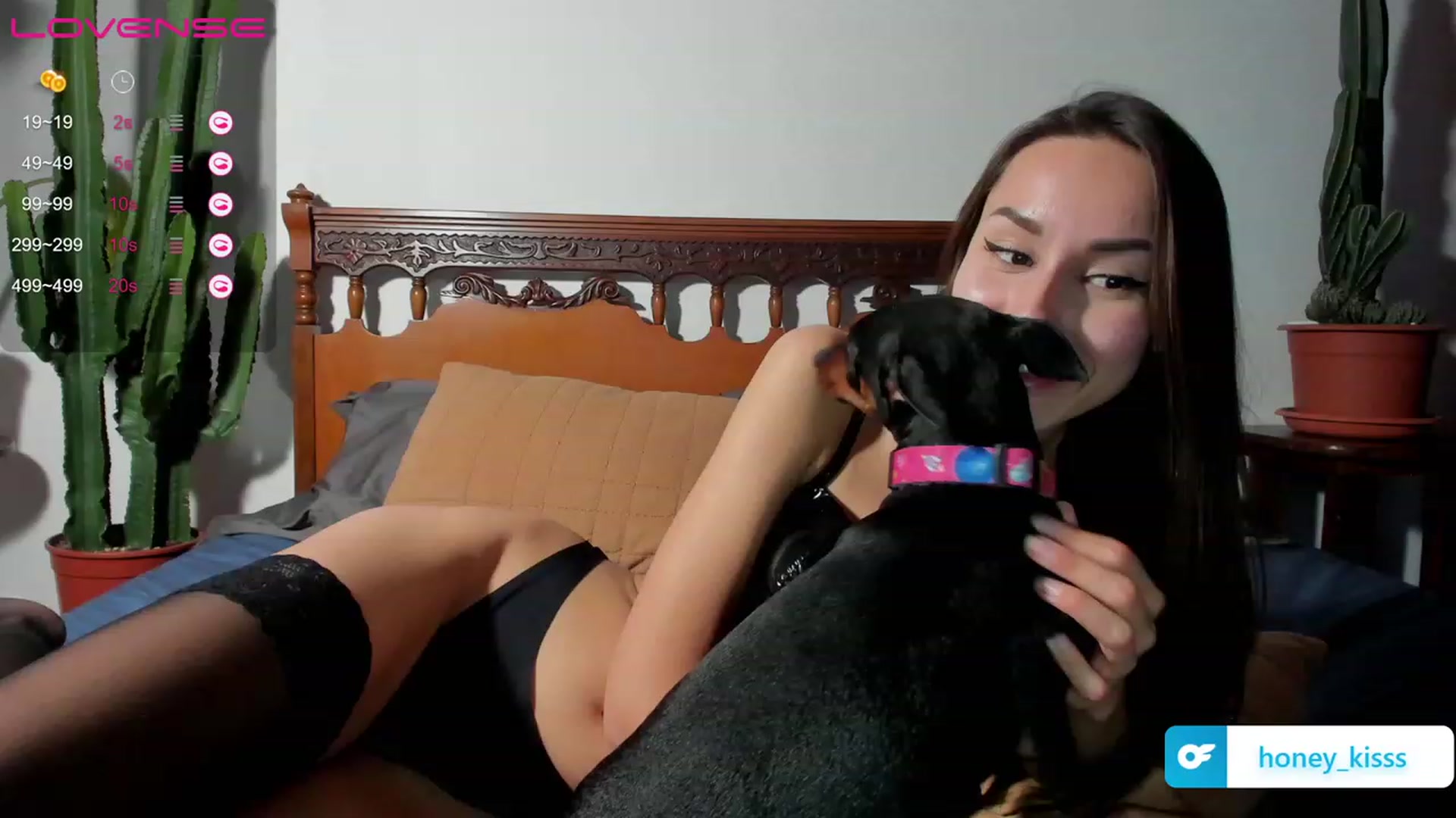 Gallery image thumbnail from HoneyKriss's myfreecams stream on, 01/28/2023, 16:34 image 1 of 20