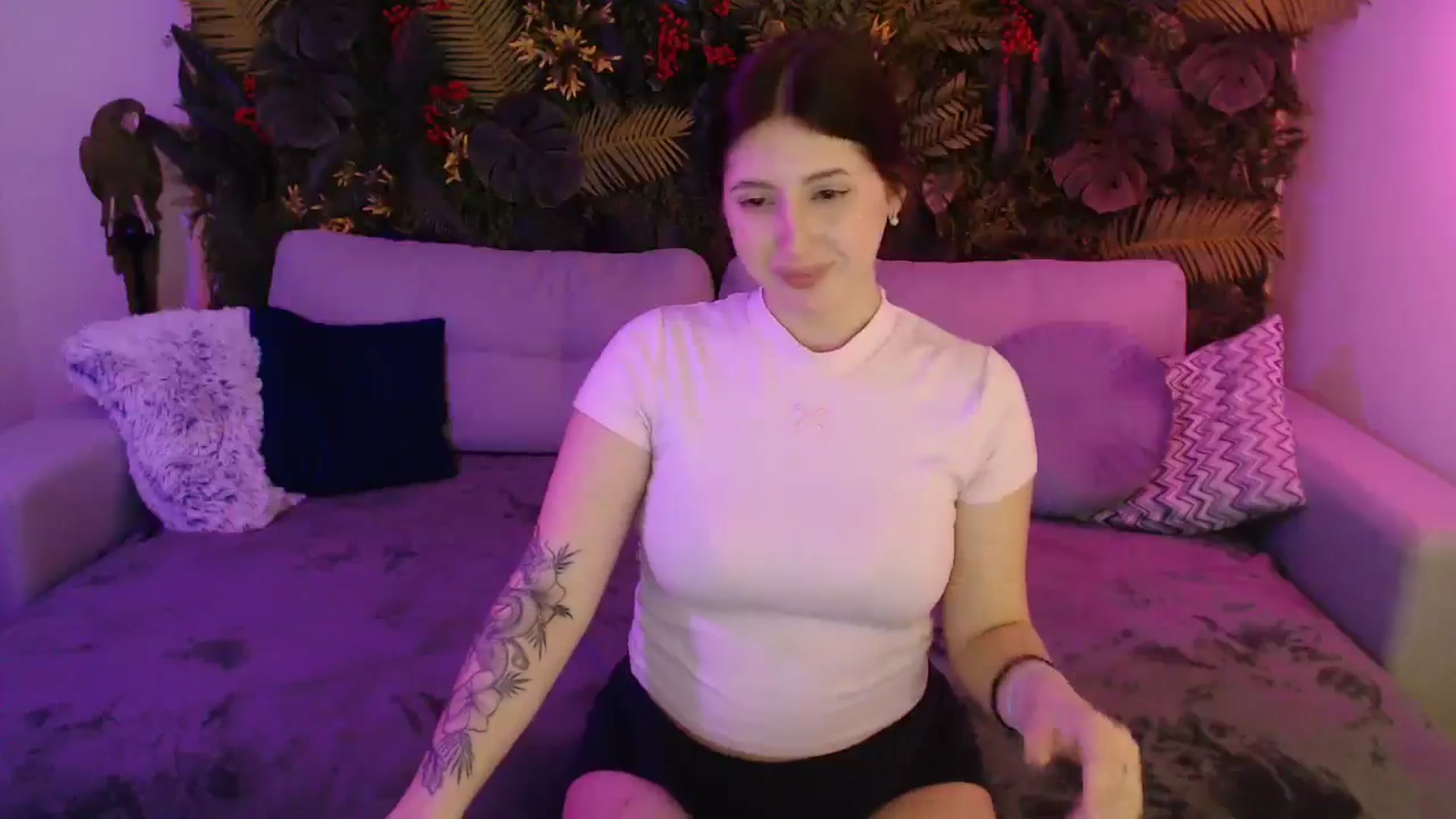 Gallery image thumbnail from HoneyLeya's myfreecams stream on, 04/12/2026, 12:08 image 13 of 20