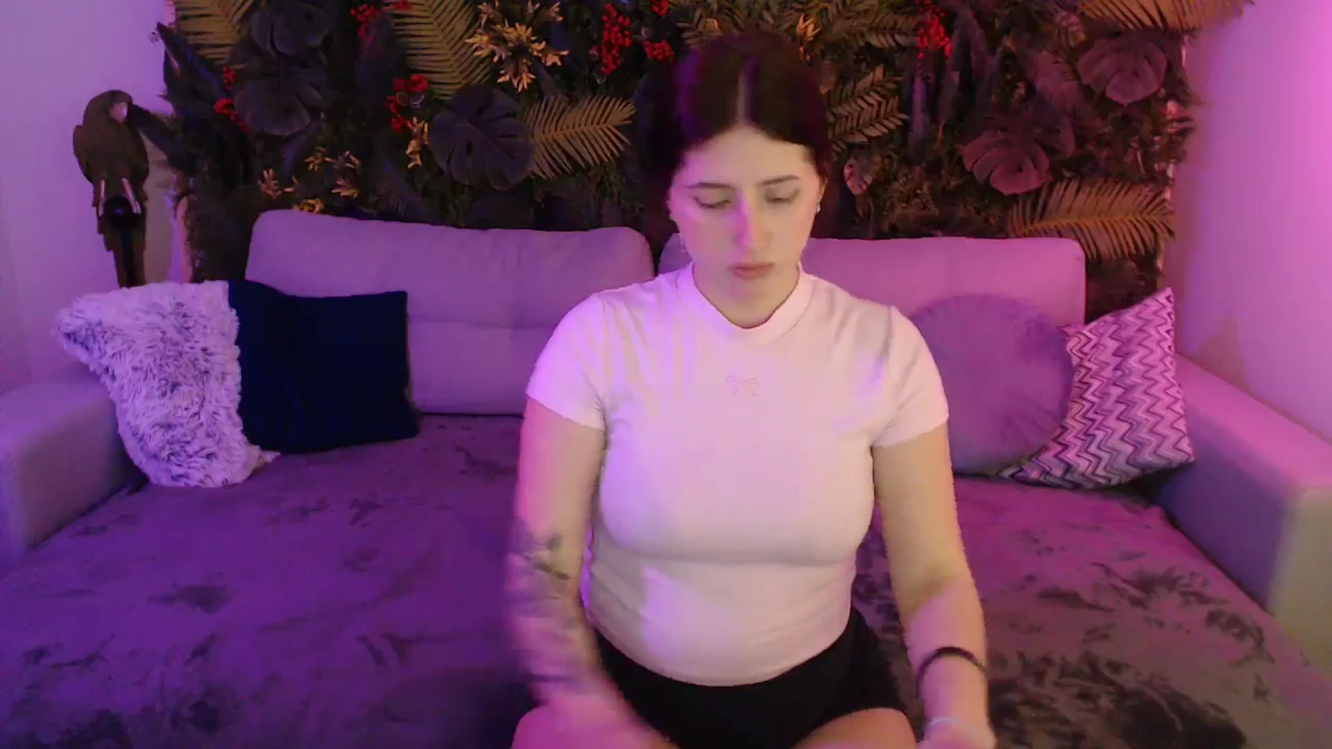 Gallery image thumbnail from HoneyLeya's myfreecams stream on, 04/12/2026, 12:08 image 11 of 20