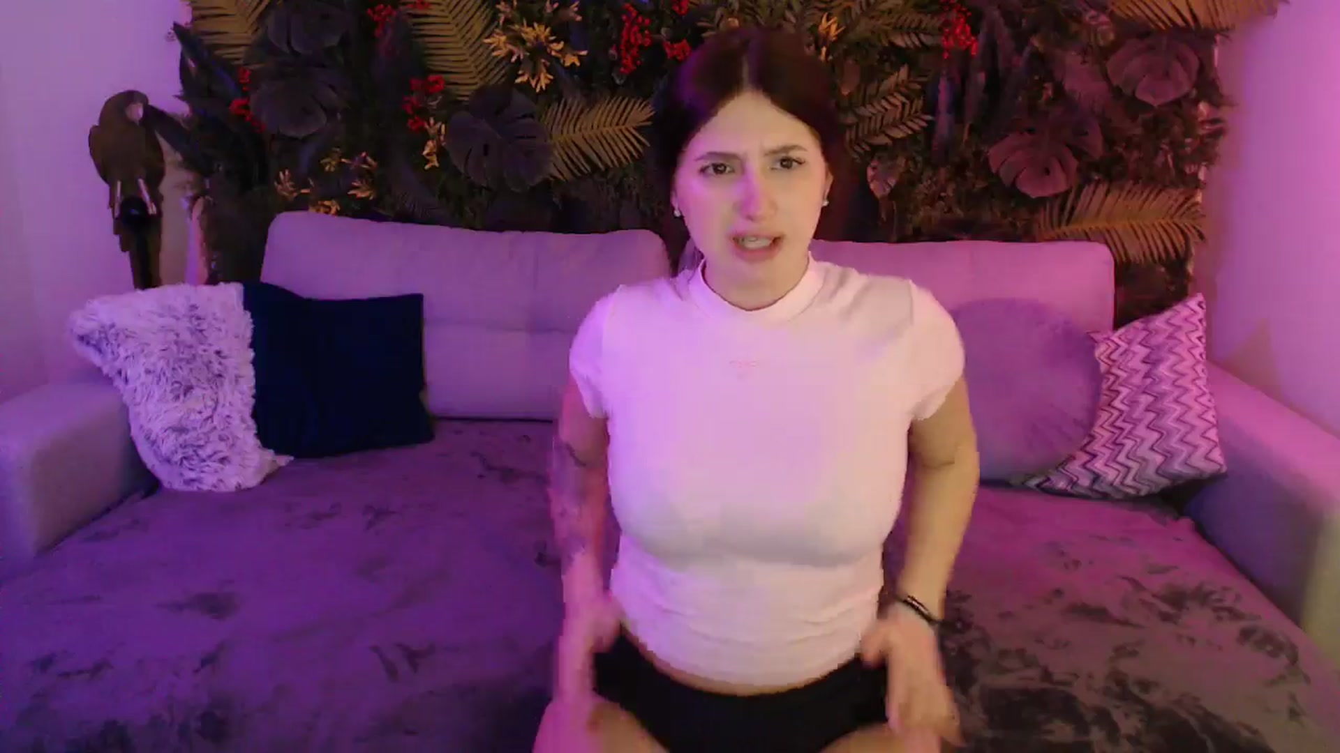Gallery image thumbnail from HoneyLeya's myfreecams stream on, 04/12/2026, 13:09 image 3 of 20