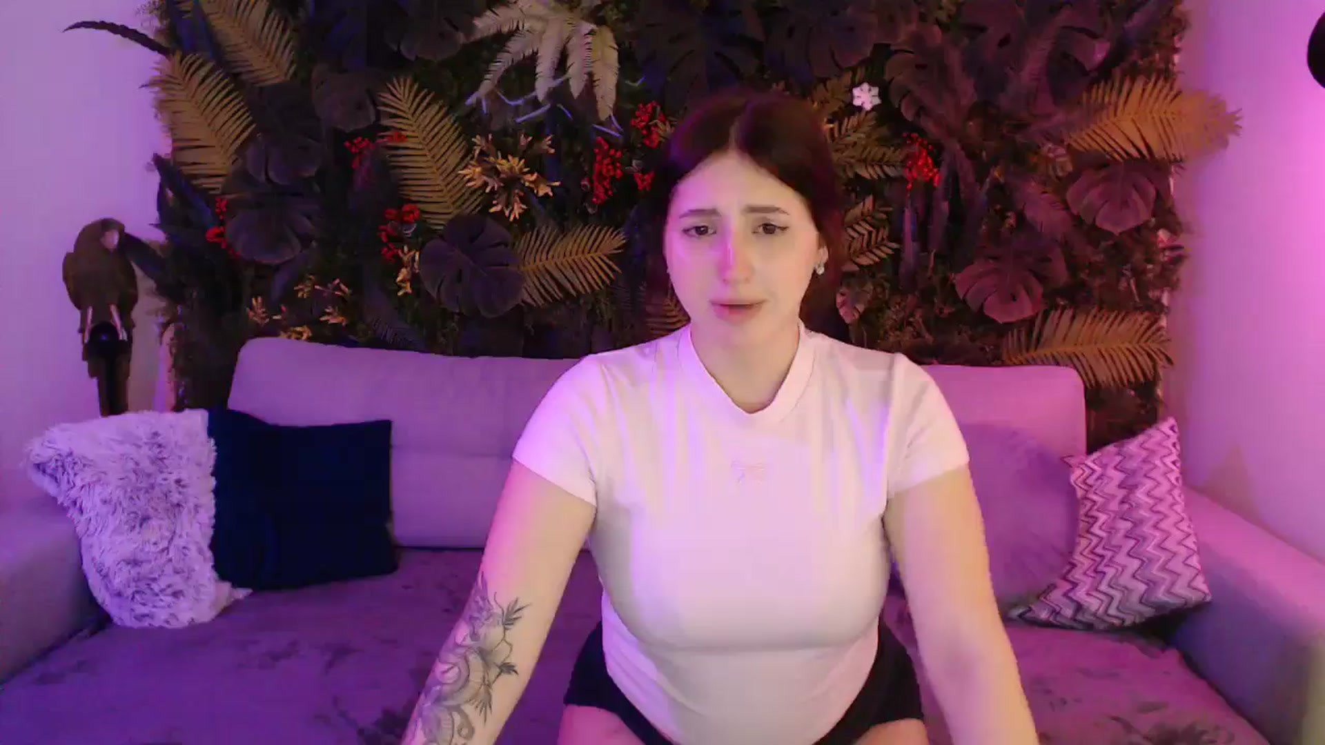 Gallery image thumbnail from HoneyLeya's myfreecams stream on, 04/12/2026, 13:09 image 20 of 20