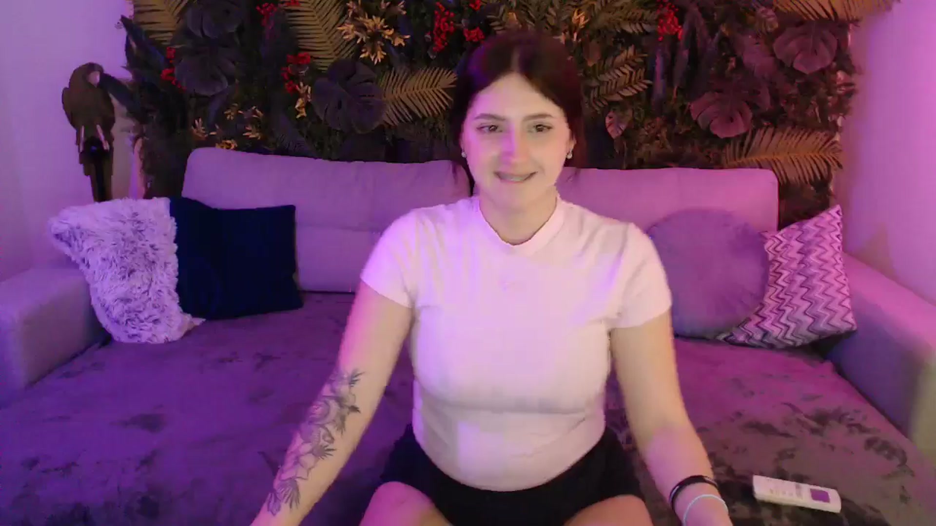 Gallery image thumbnail from HoneyLeya's myfreecams stream on, 04/12/2026, 13:09 image 8 of 20