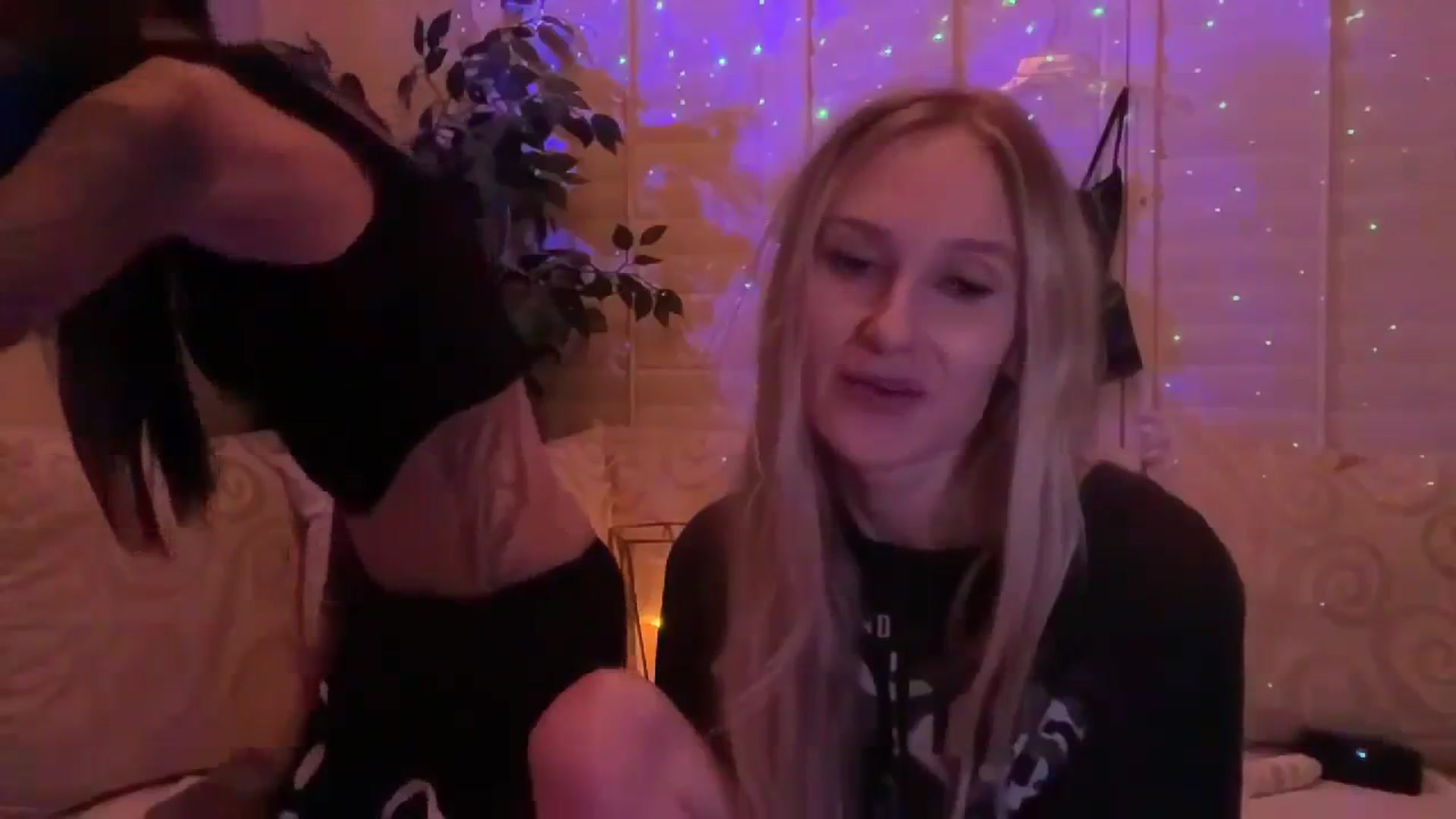 Gallery image thumbnail from HoneyLily's myfreecams stream on, 02/22/2024, 09:55 image 20 of 20