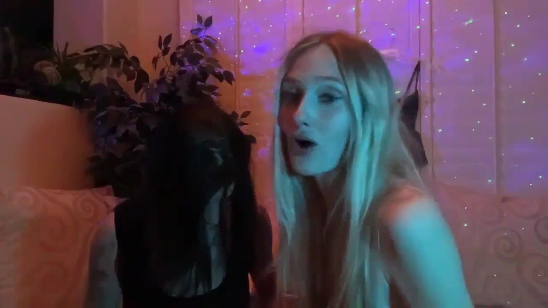 Gallery image thumbnail from HoneyLily's myfreecams stream on, 02/22/2024, 09:55 image 6 of 20