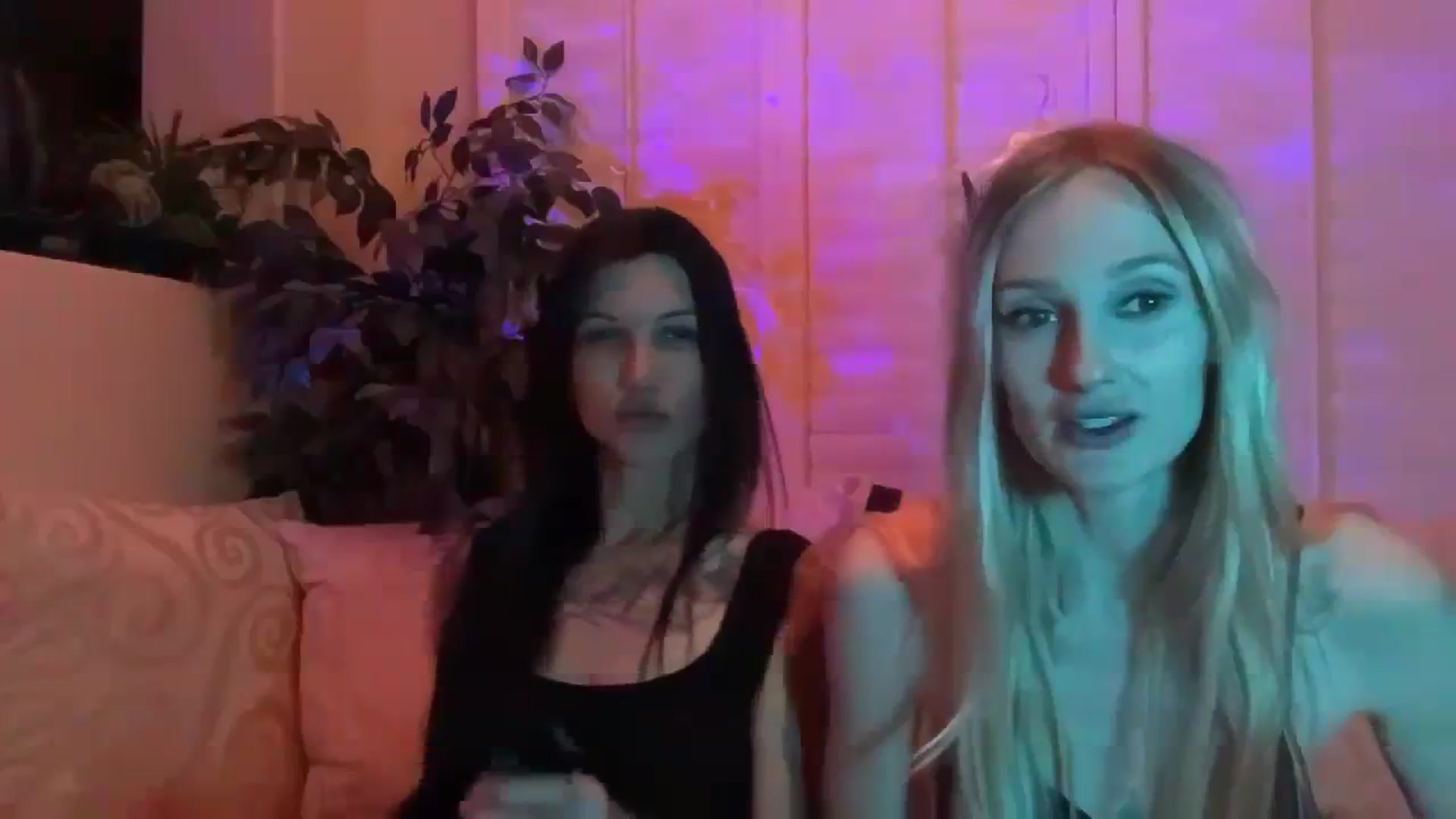 Gallery image thumbnail from HoneyLily's myfreecams stream on, 02/22/2024, 09:55 image 8 of 20