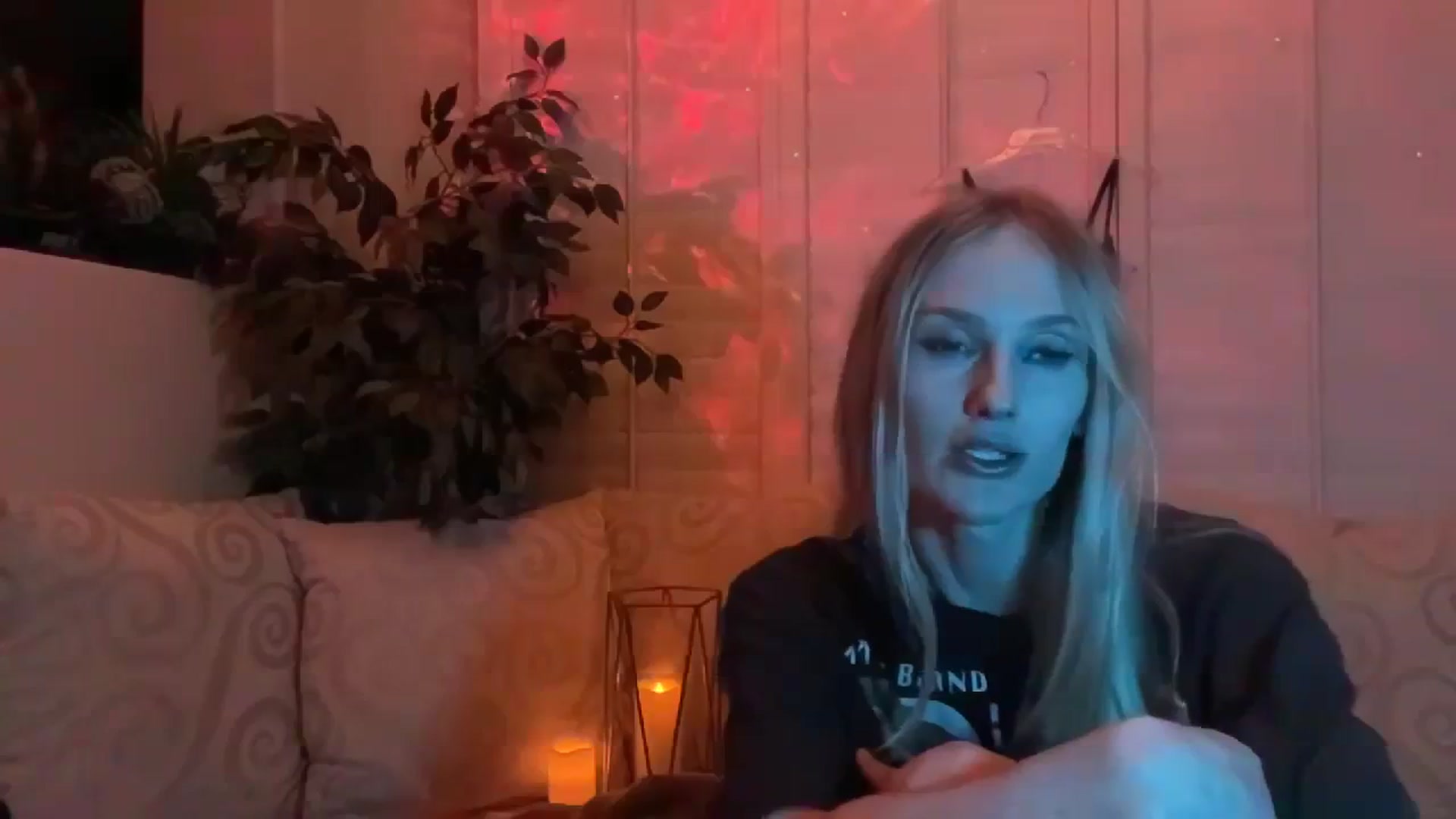 Gallery image thumbnail from HoneyLily's myfreecams stream on, 02/22/2024, 09:55 image 11 of 20
