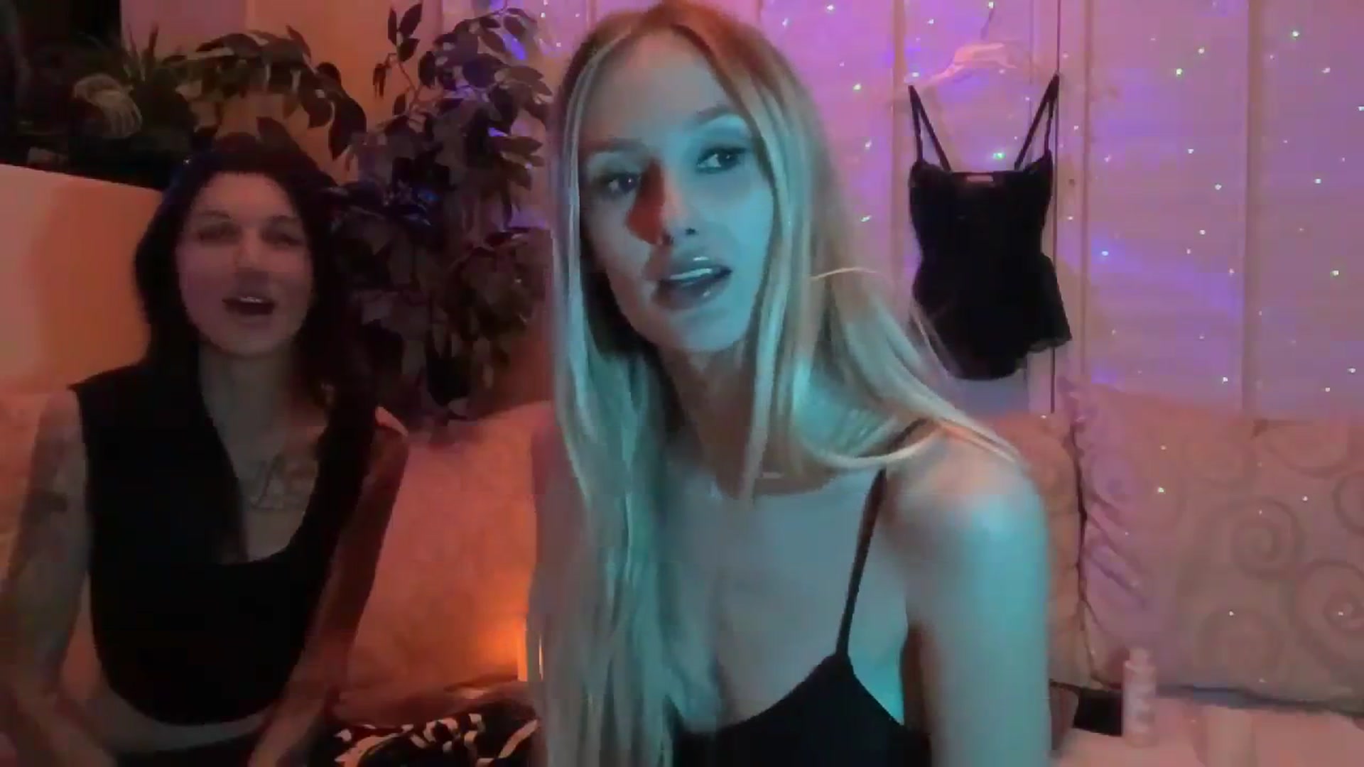 Gallery image thumbnail from HoneyLily's myfreecams stream on, 02/22/2024, 09:55 image 2 of 20