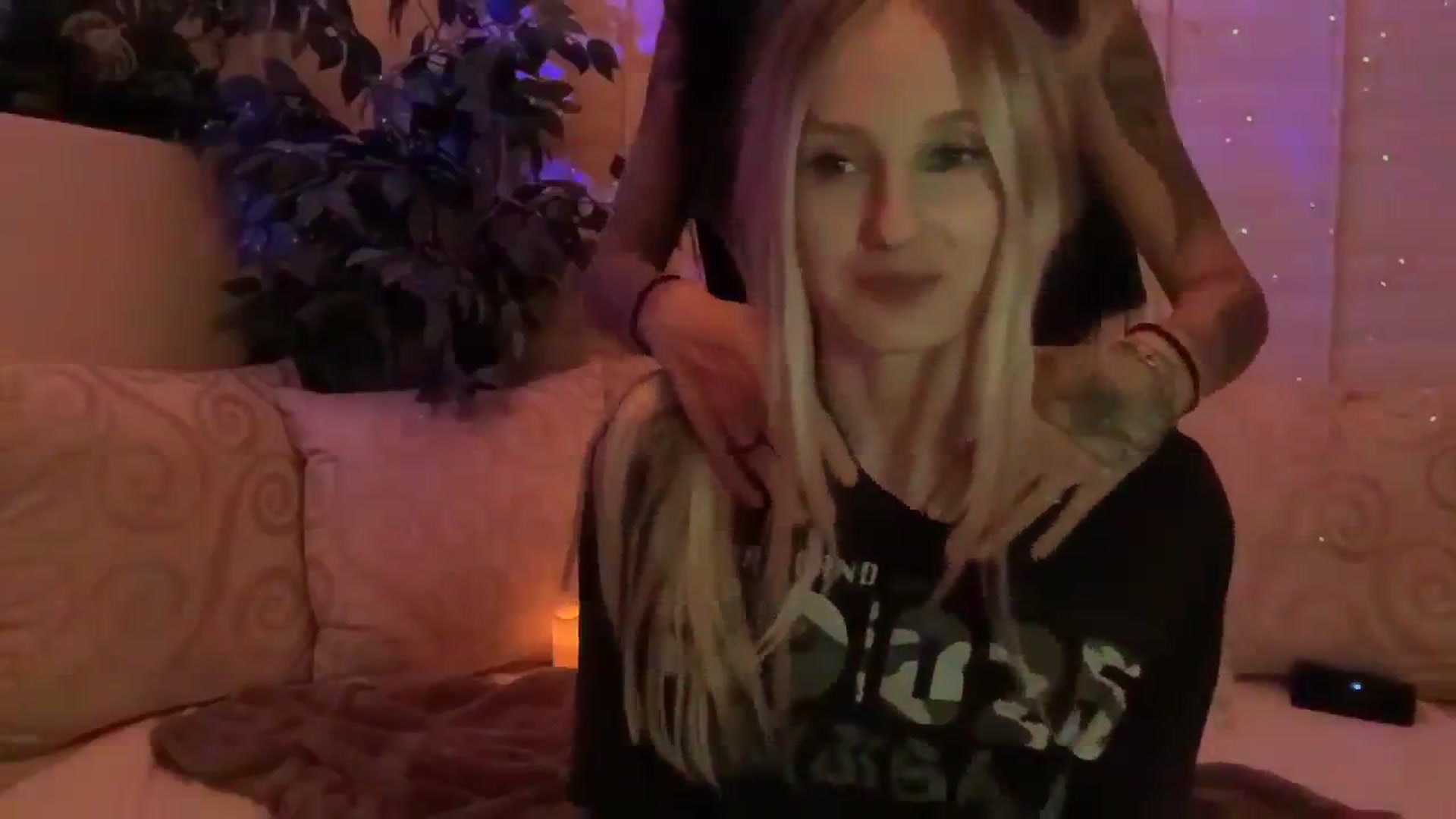 Gallery image thumbnail from HoneyLily's myfreecams stream on, 02/22/2024, 09:55 image 14 of 20