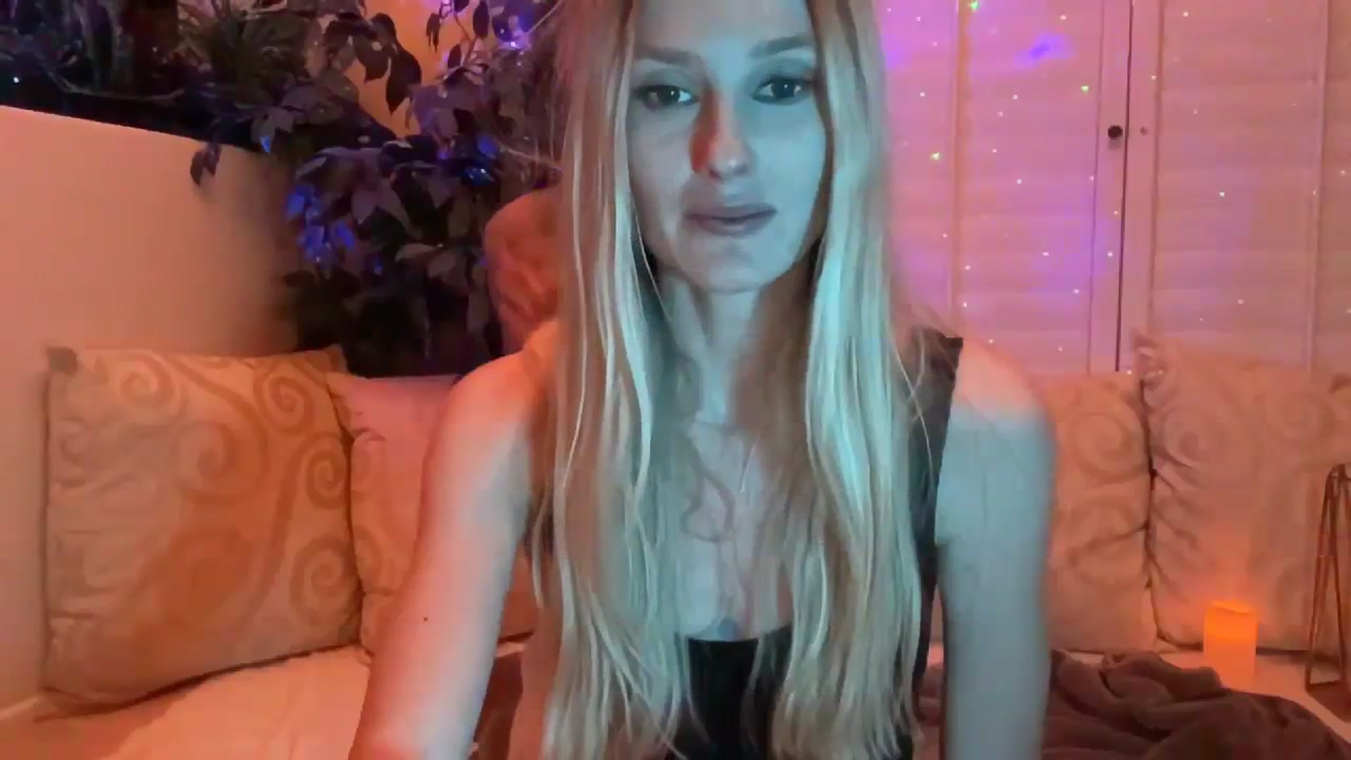 Gallery image thumbnail from HoneyLily's myfreecams stream on, 02/23/2024, 06:55 image 7 of 20