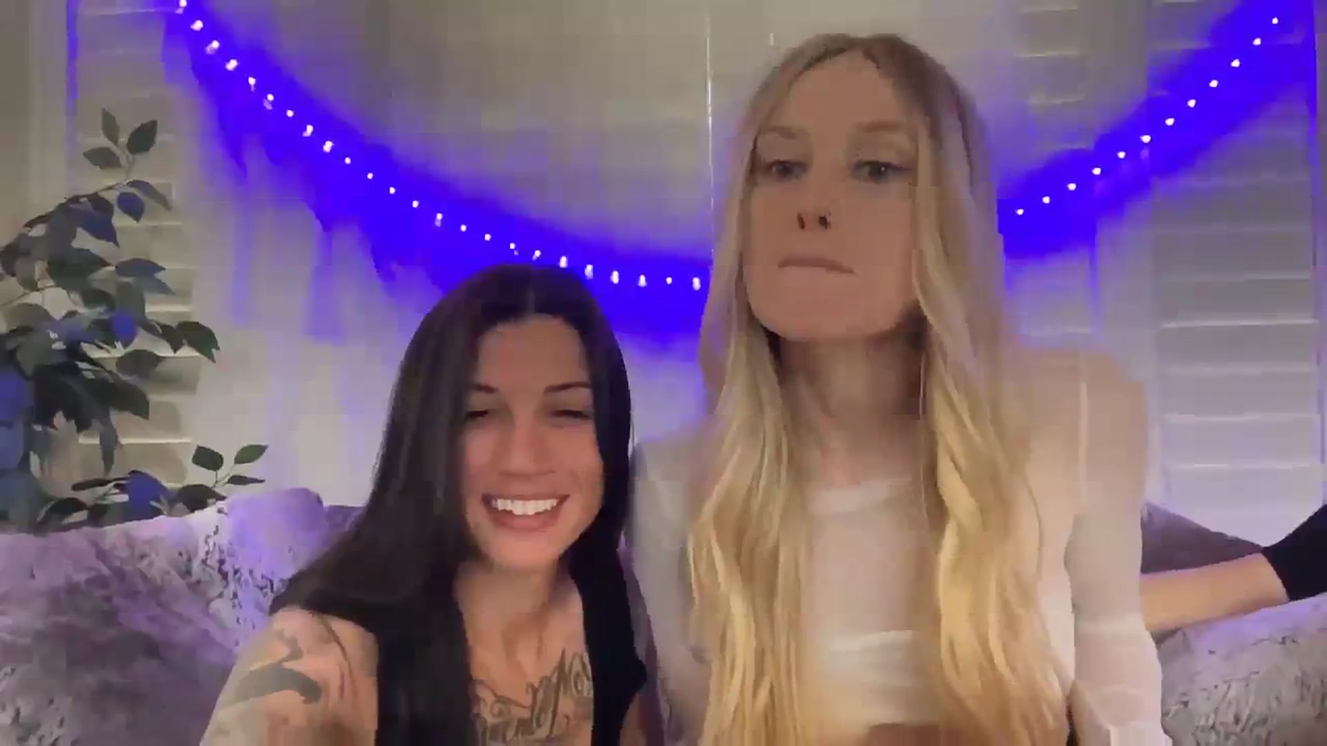 Gallery image thumbnail from HoneyLily's myfreecams stream on, 03/22/2024, 23:59 image 4 of 20