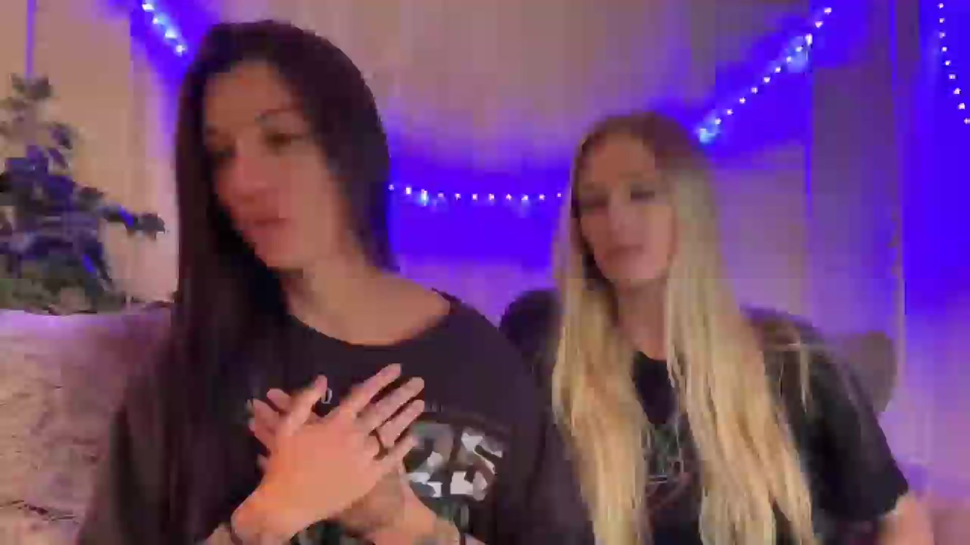 Gallery image thumbnail from HoneyLily's myfreecams stream on, 04/23/2024, 03:38 image 14 of 20