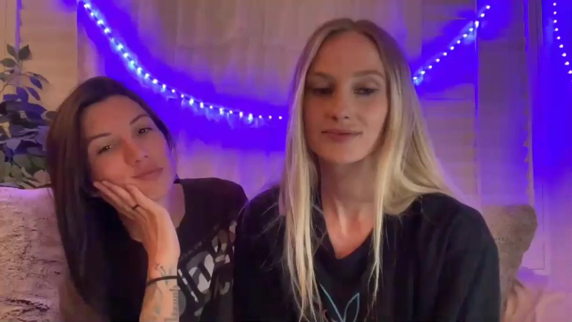 Gallery image thumbnail from HoneyLily's myfreecams stream on, 04/23/2024, 03:38 image 18 of 20