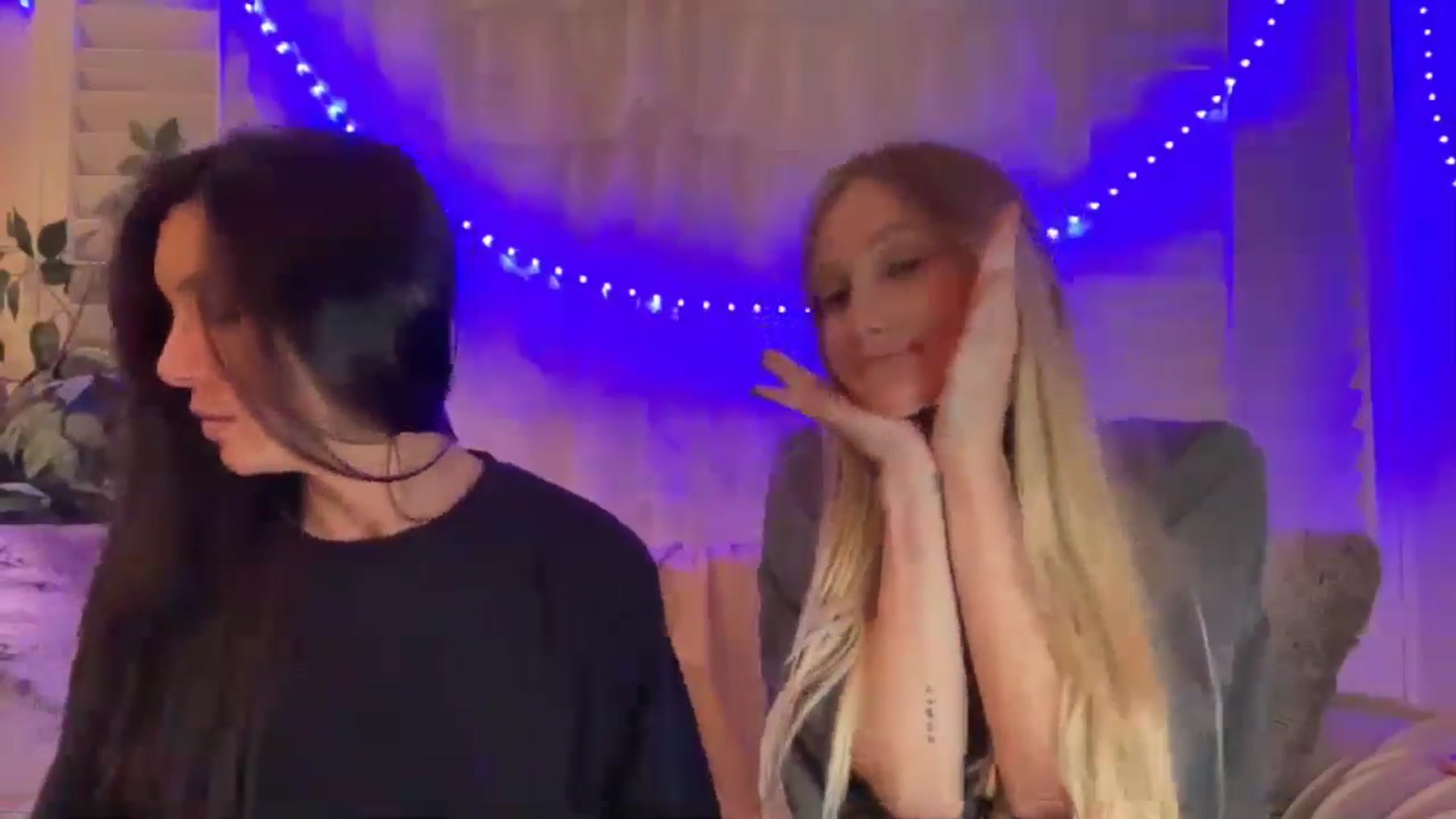 Gallery image thumbnail from HoneyLily's myfreecams stream on, 04/25/2024, 03:19 image 9 of 20