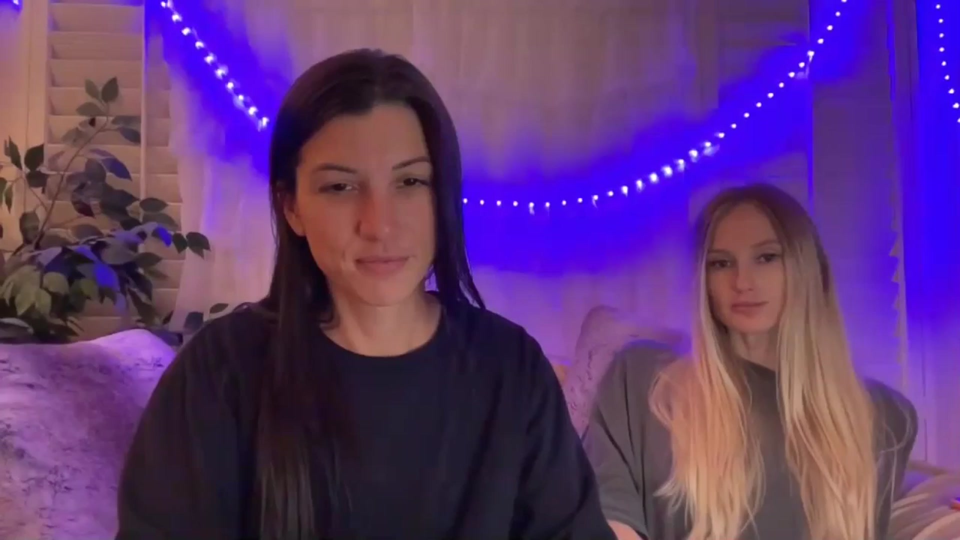 Gallery image thumbnail from HoneyLily's myfreecams stream on, 04/25/2024, 03:19 image 13 of 20