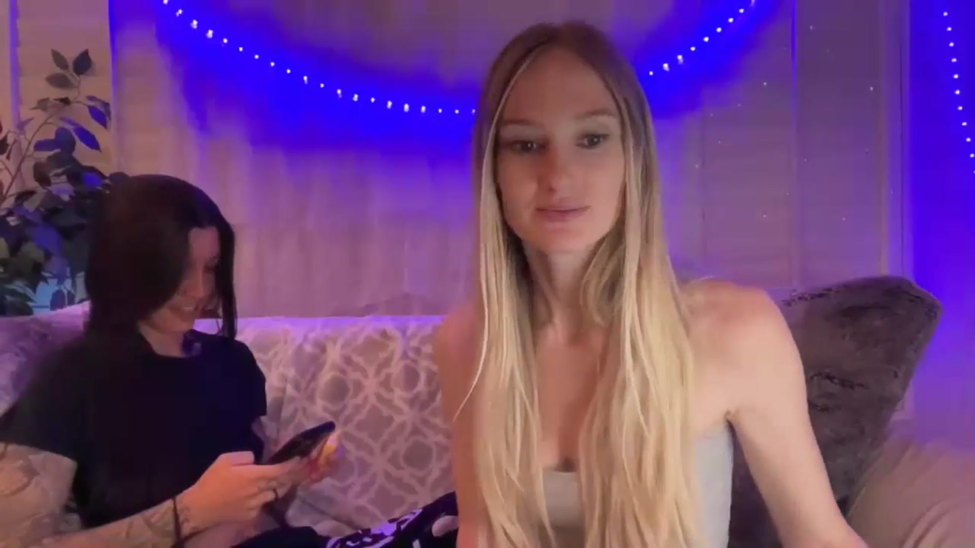 Gallery image thumbnail from HoneyLily's myfreecams stream on, 05/23/2024, 05:58 image 11 of 20