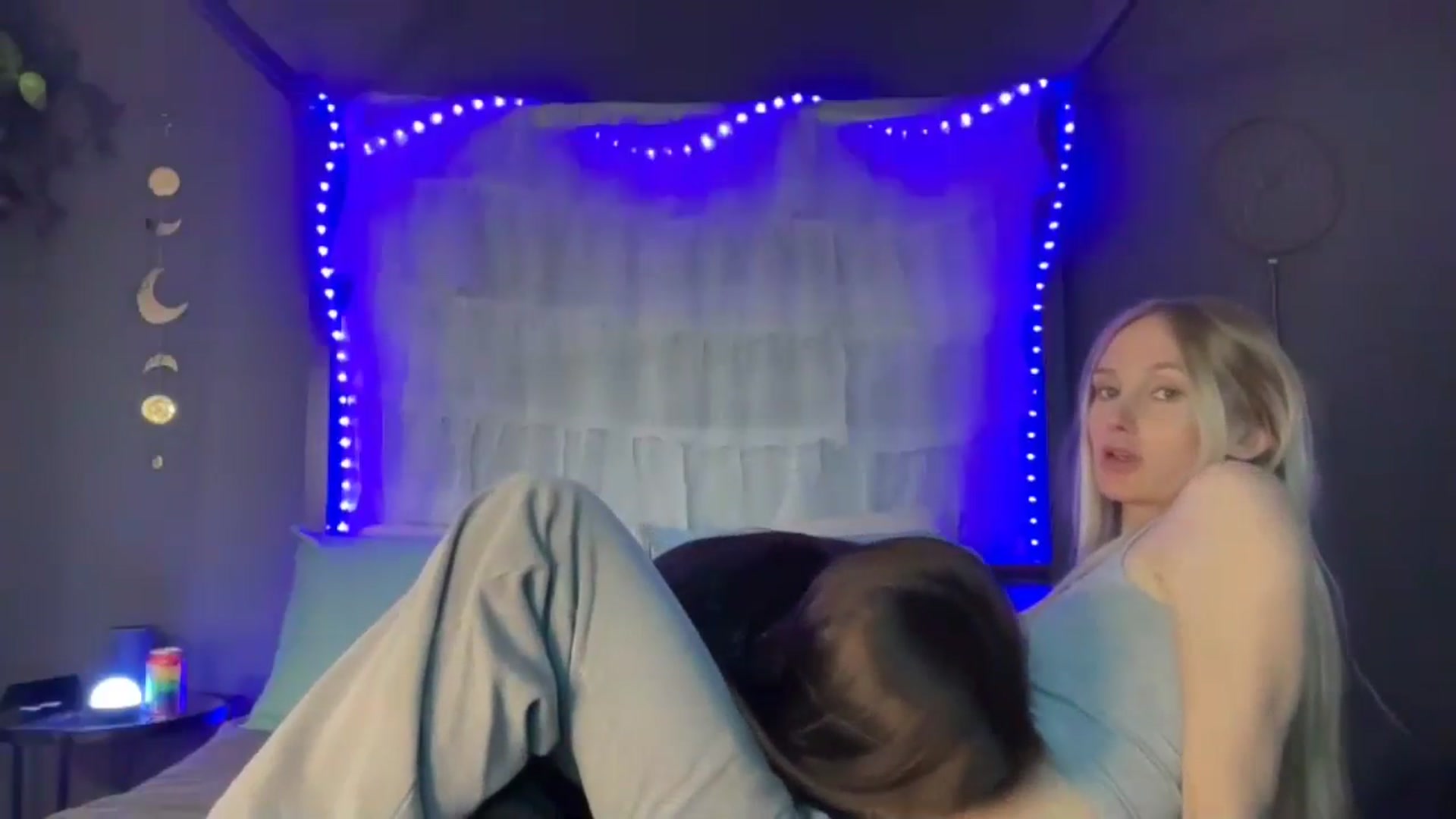 Gallery image thumbnail from HoneyLily's myfreecams stream on, 05/26/2024, 06:47 image 11 of 20