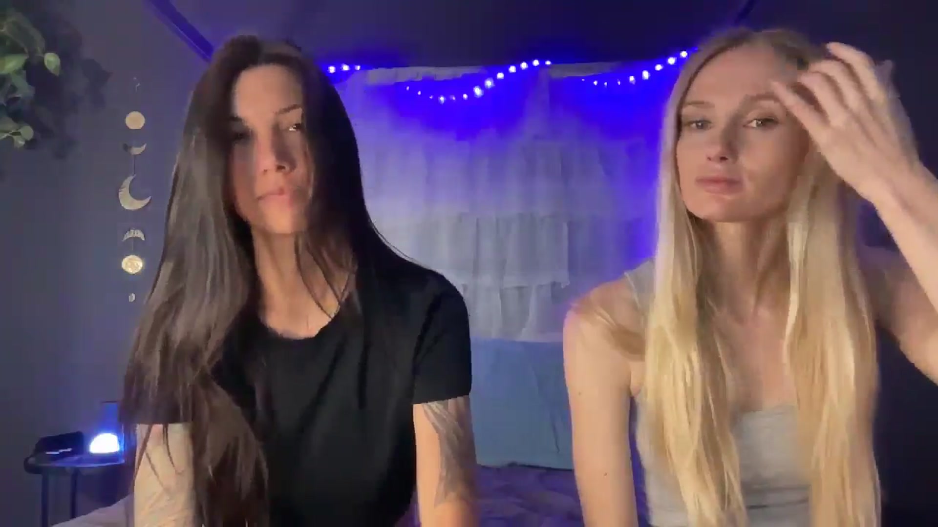 Gallery image thumbnail from HoneyLily's myfreecams stream on, 05/26/2024, 06:47 image 4 of 20