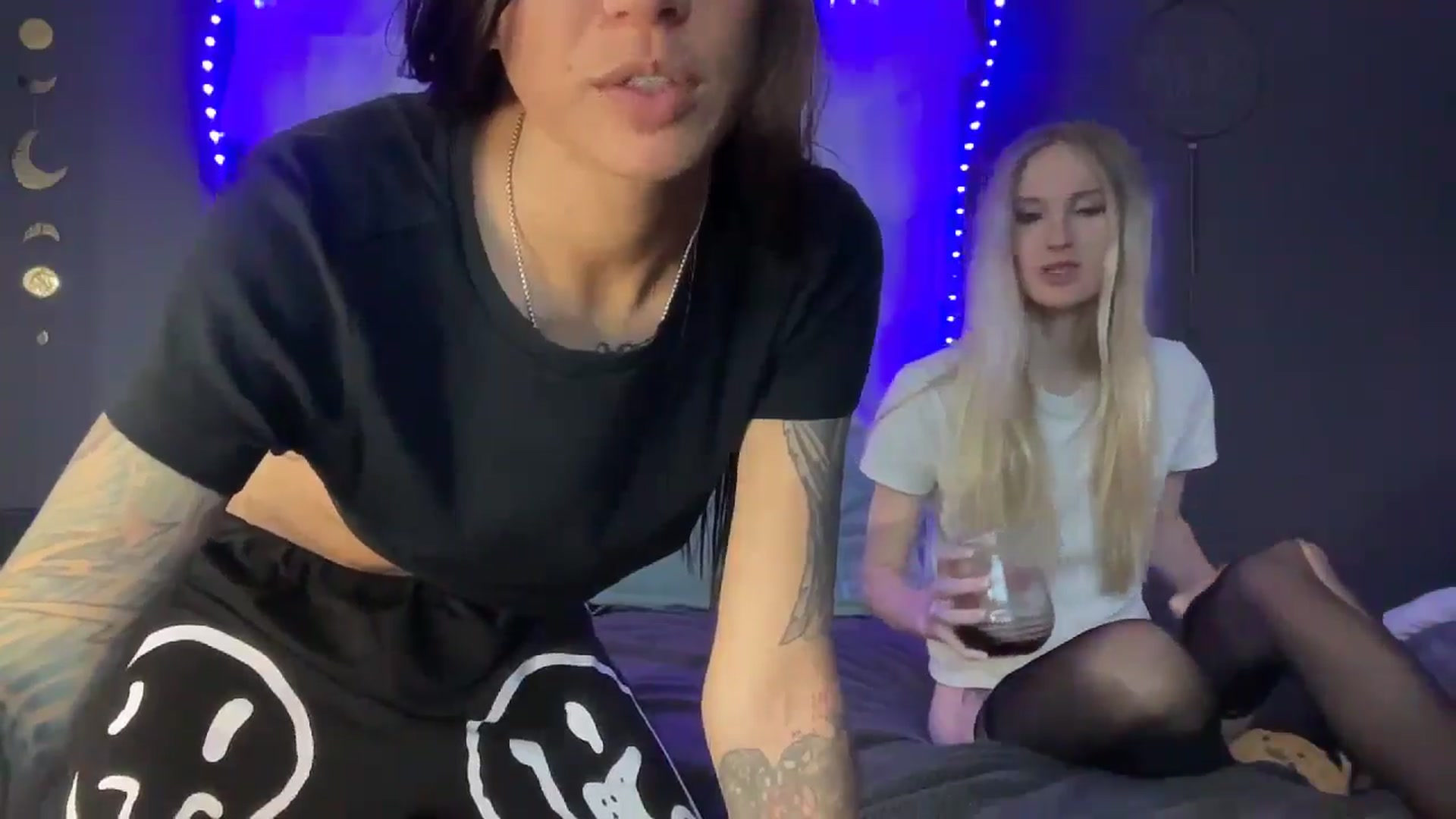 Gallery image thumbnail from HoneyLily's myfreecams stream on, 05/26/2024, 07:22 image 10 of 20