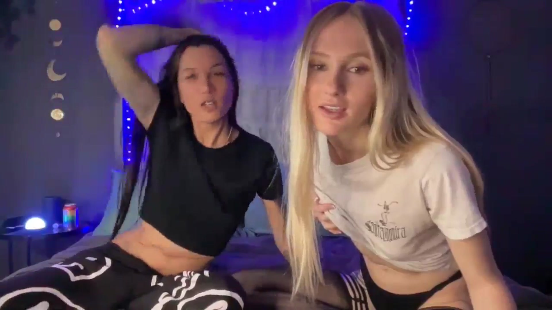 Gallery image thumbnail from HoneyLily's myfreecams stream on, 05/26/2024, 07:22 image 2 of 20