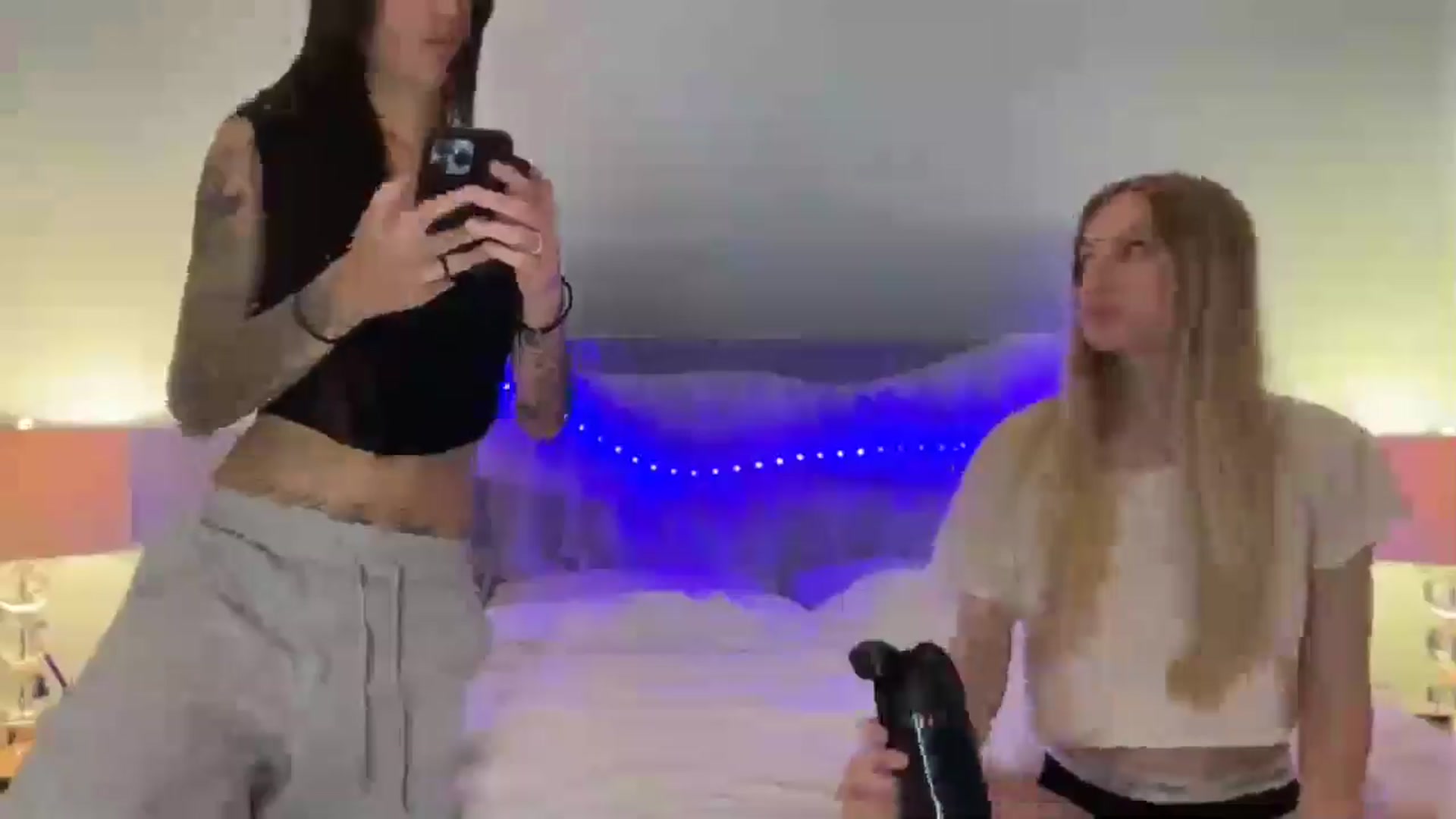Gallery image thumbnail from HoneyLily's myfreecams stream on, 06/11/2024, 03:42 image 13 of 20