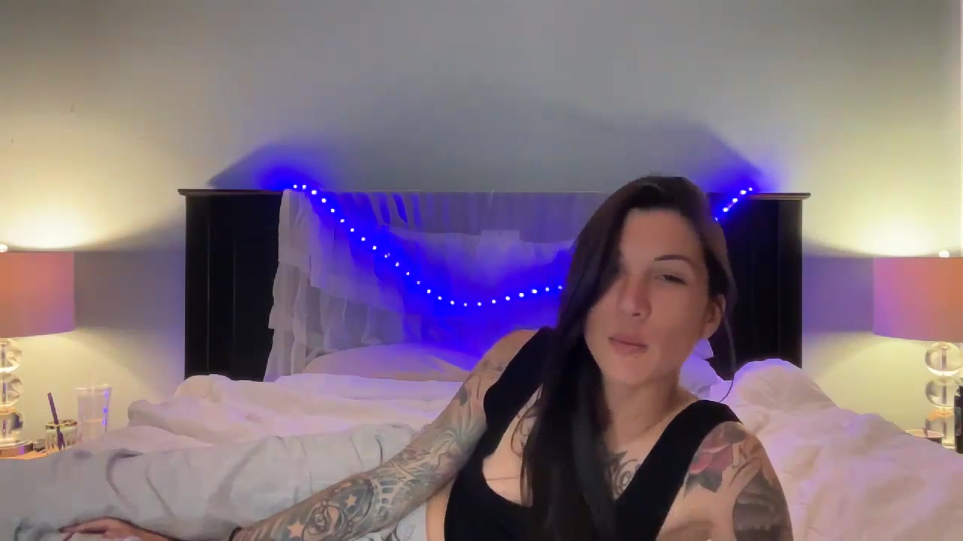 Gallery image thumbnail from HoneyLily's myfreecams stream on, 06/11/2024, 04:15 image 19 of 20