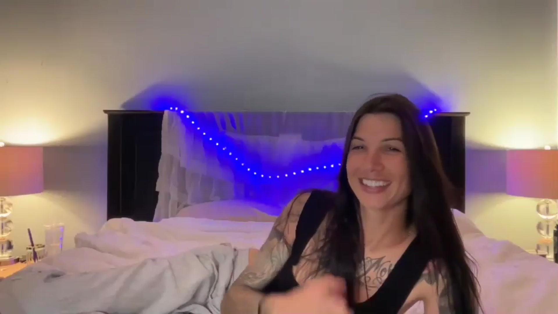 Gallery image thumbnail from HoneyLily's myfreecams stream on, 06/11/2024, 04:15 image 17 of 20