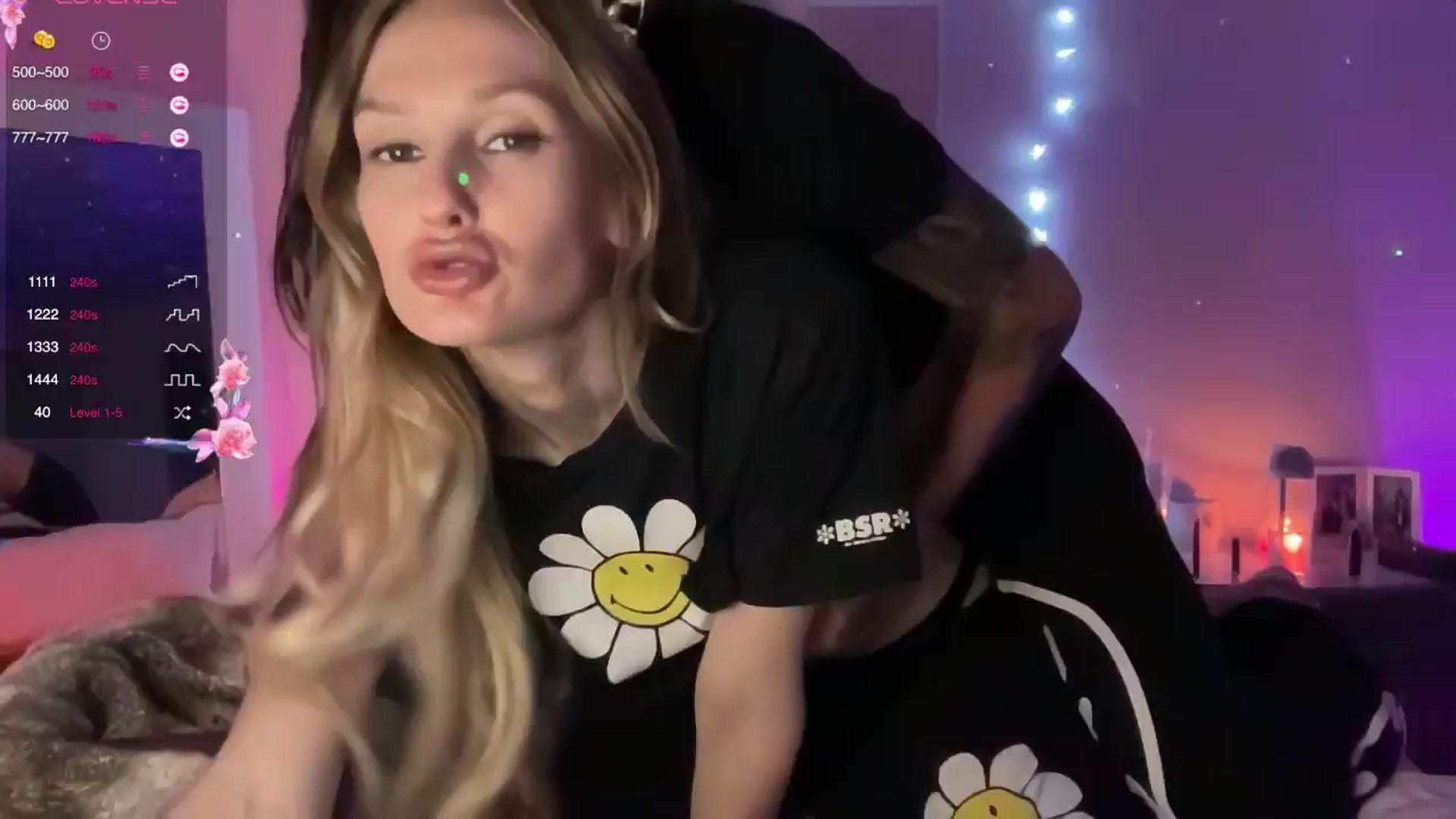Gallery image thumbnail from HoneyLily's myfreecams stream on, 11/14/2024, 03:31 image 3 of 20