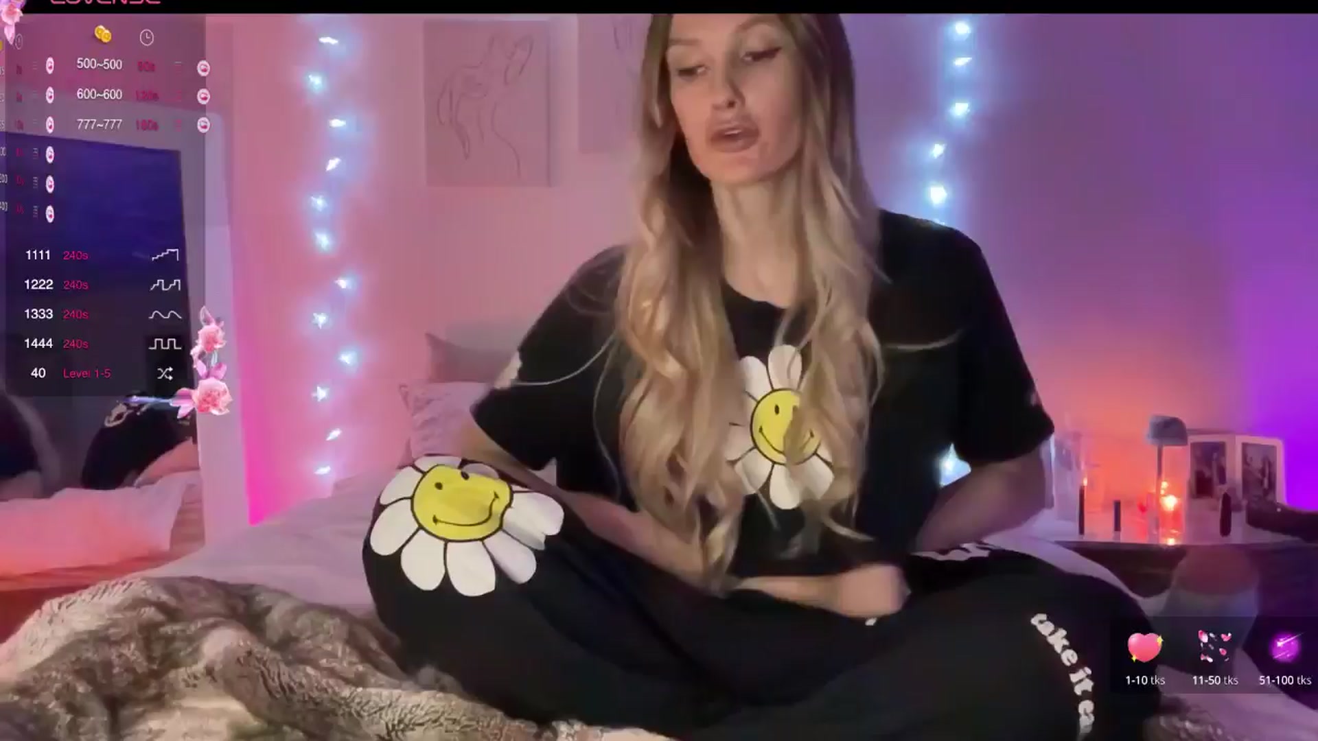 Gallery image thumbnail from HoneyLily's myfreecams stream on, 11/14/2024, 03:31 image 10 of 20